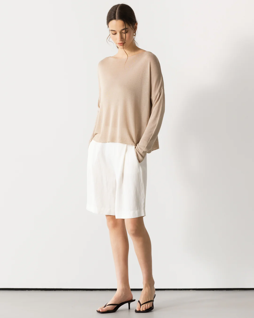 Amelie Lightweight Linen Top | Taupe - Image 4