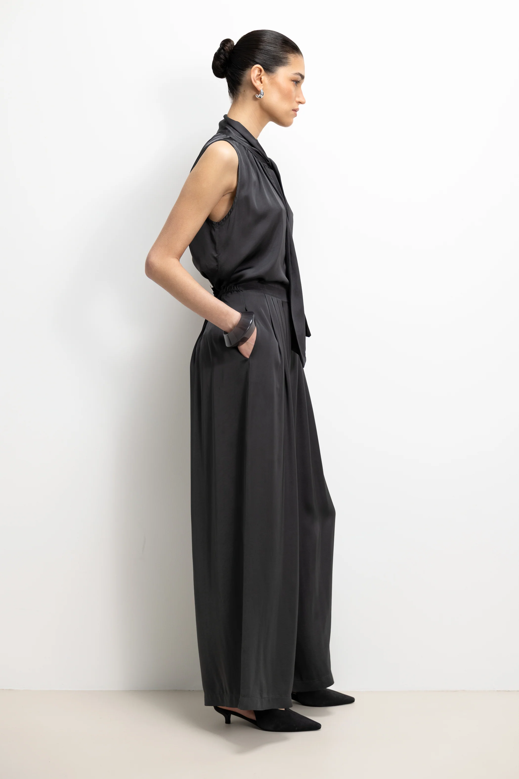 Arden Pleated Elastic Waist Satin Trousers | Anthracite - Image 3