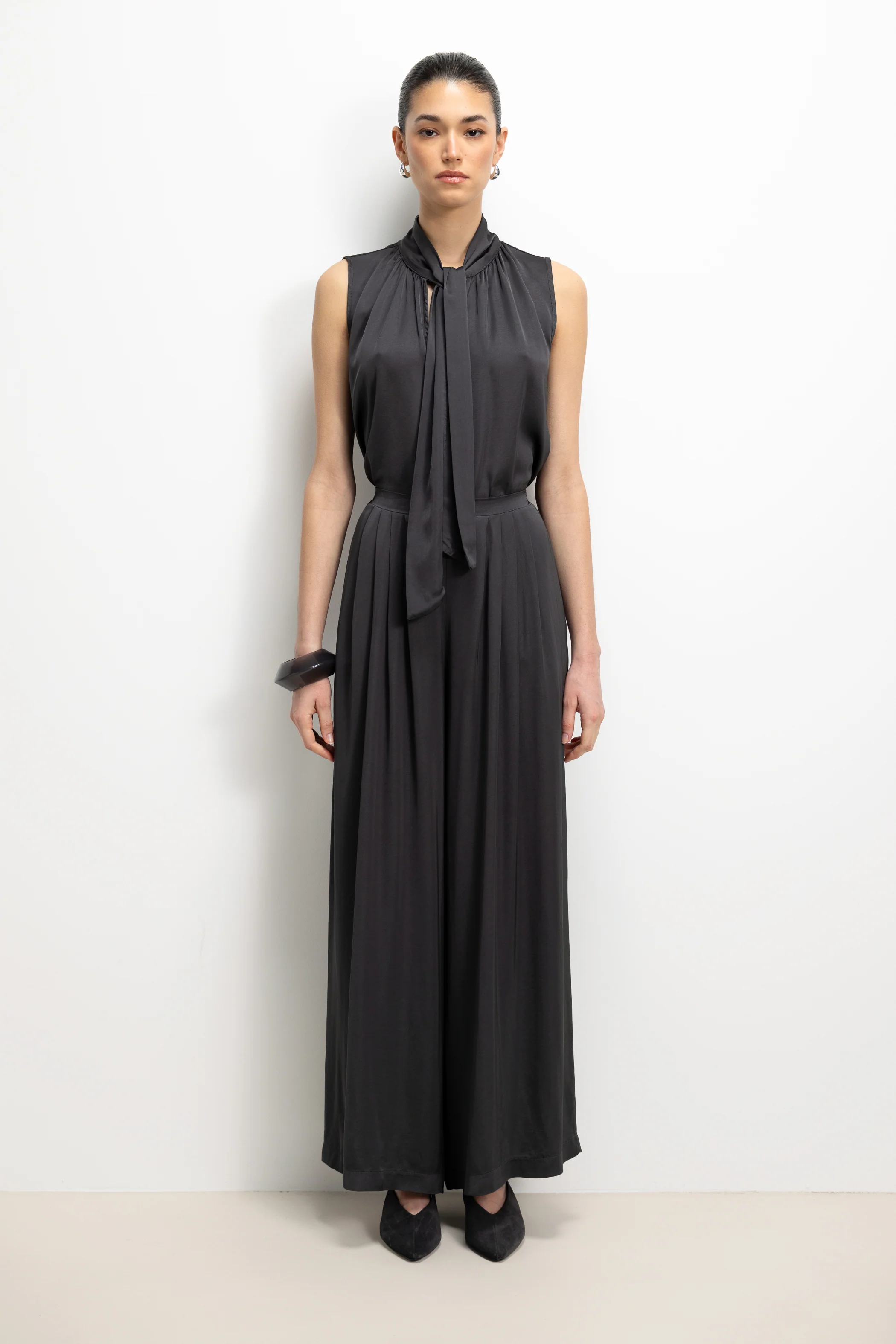 Arden Pleated Elastic Waist Satin Trousers | Anthracite - Image 5