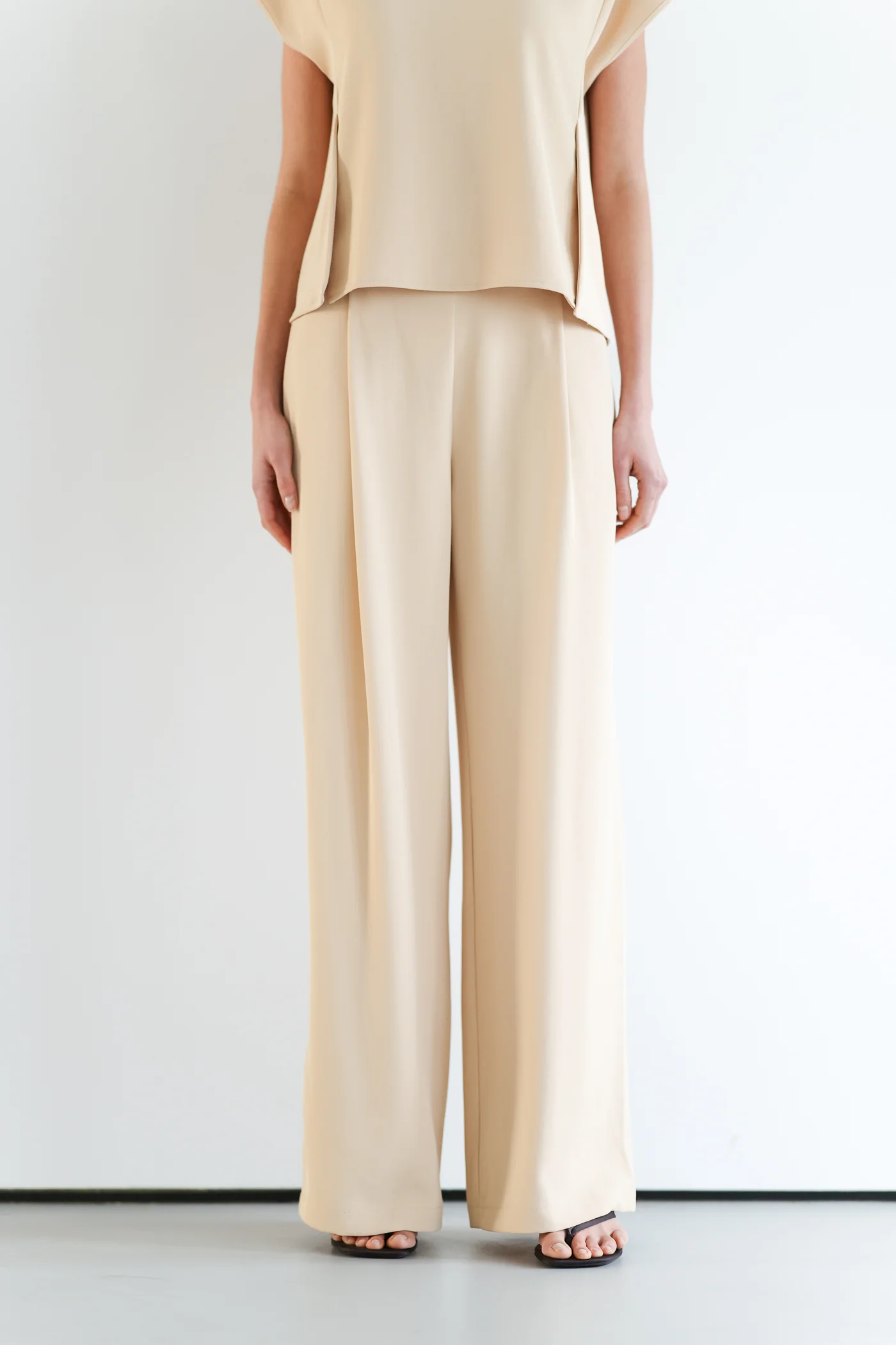 Blanchett Pleated Trousers | Almond Beige