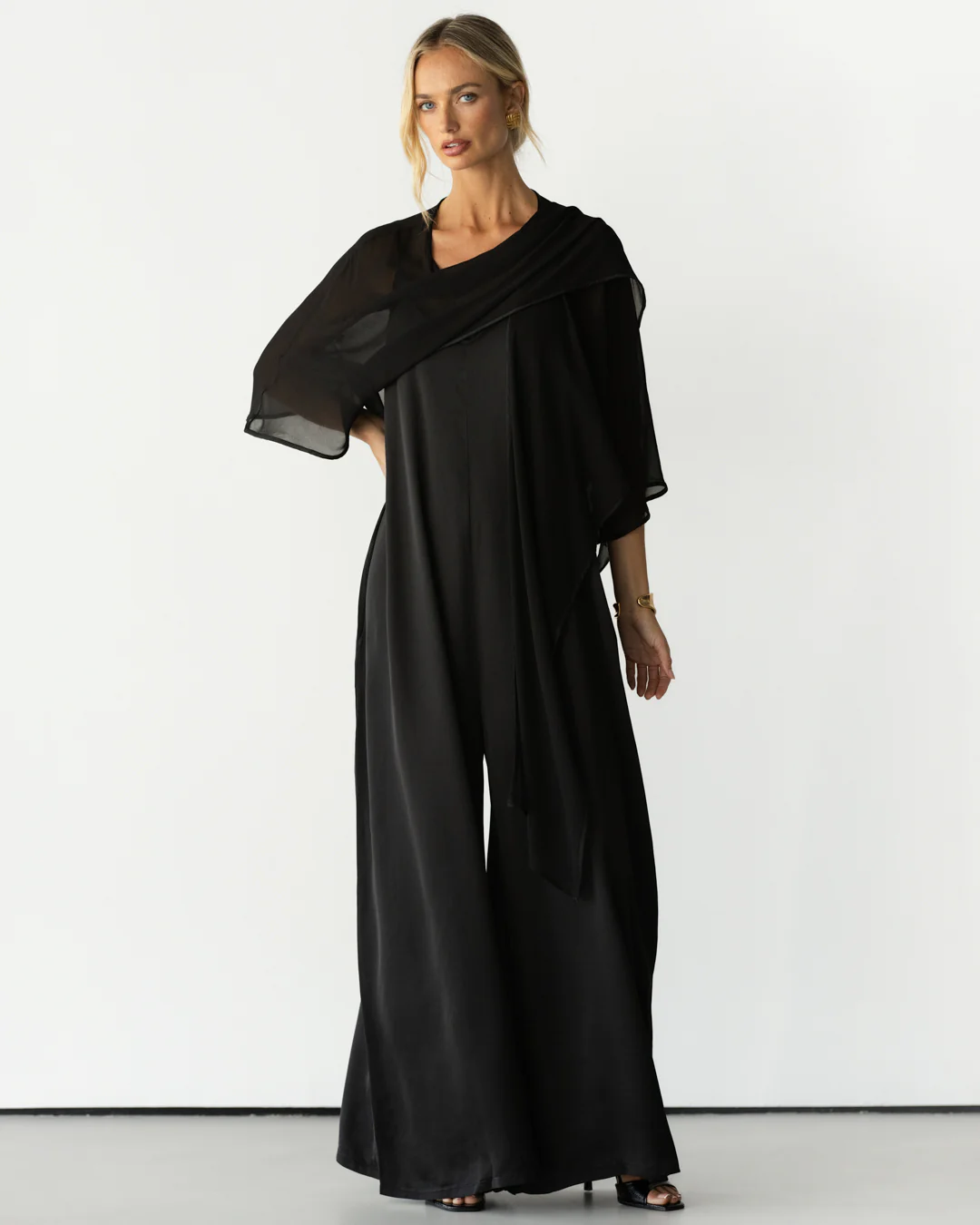 Brienne Lightweight Cape | Black - Image 2