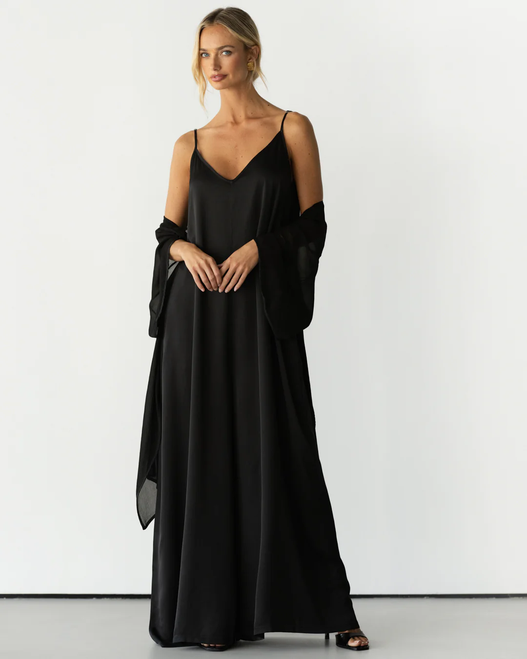 Brienne Lightweight Cape | Black - Image 8