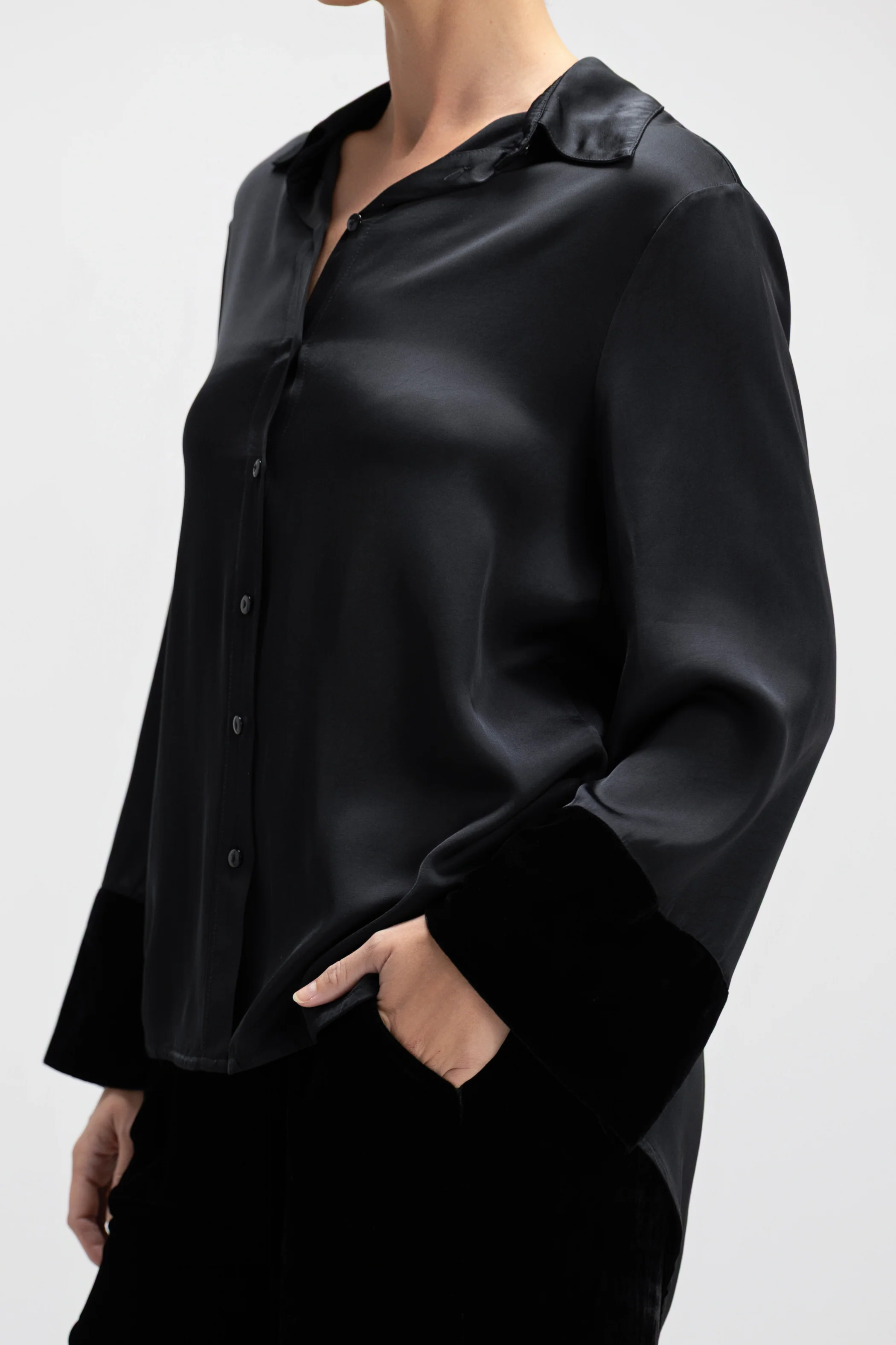 Caroline Velvet Cuff Shirt | Black - Image 2