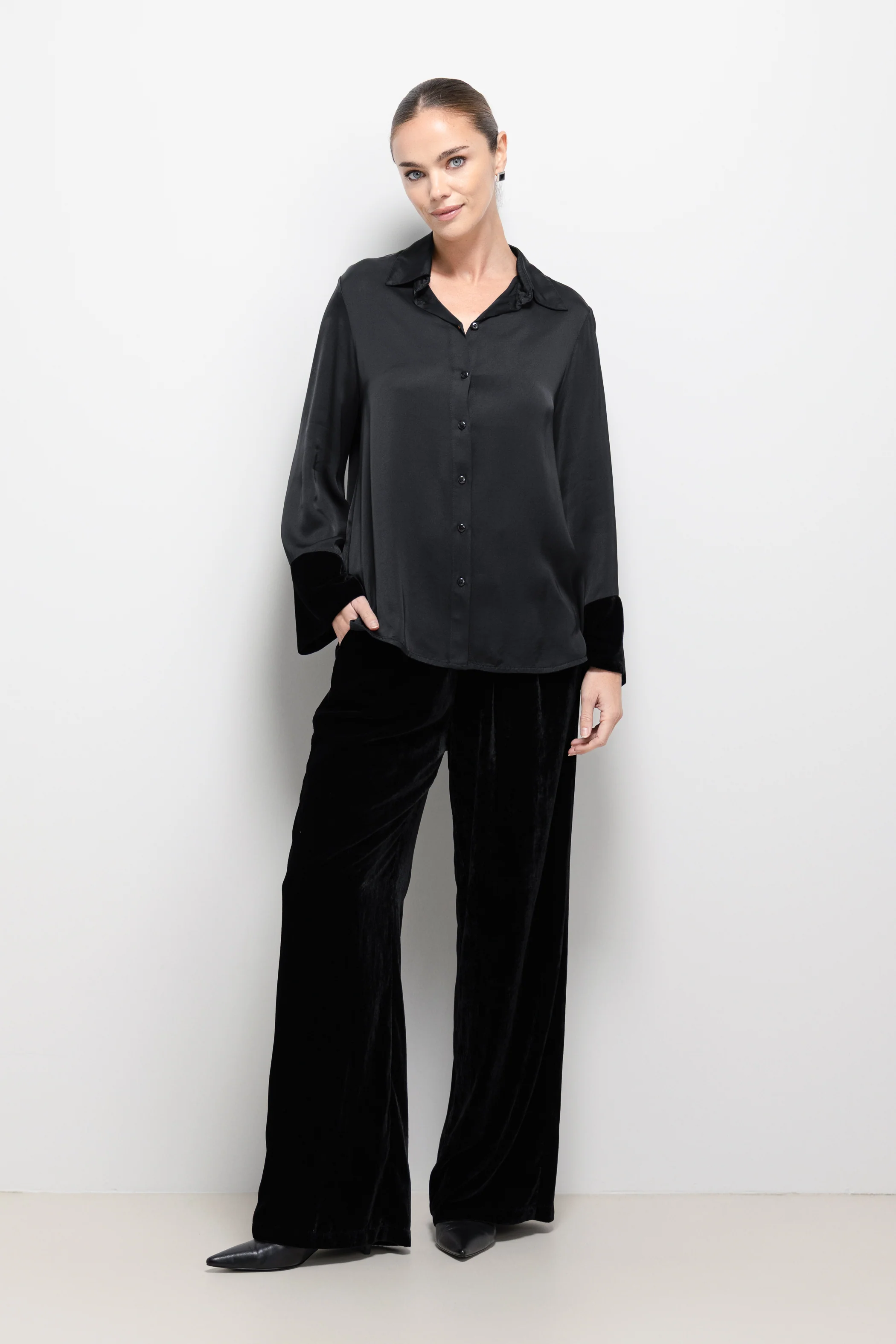 Caroline Velvet Cuff Shirt | Black - Image 3