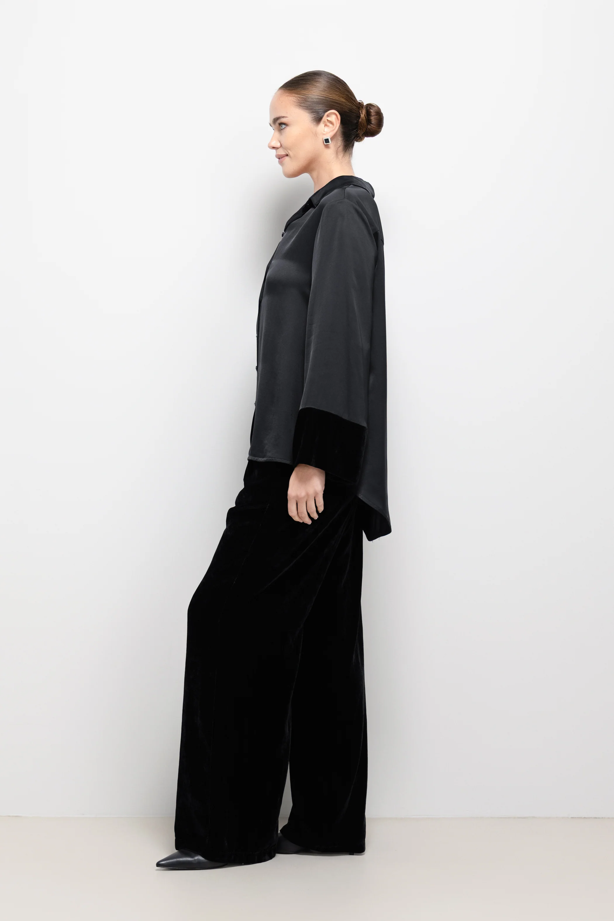 Caroline Velvet Cuff Shirt | Black - Image 5
