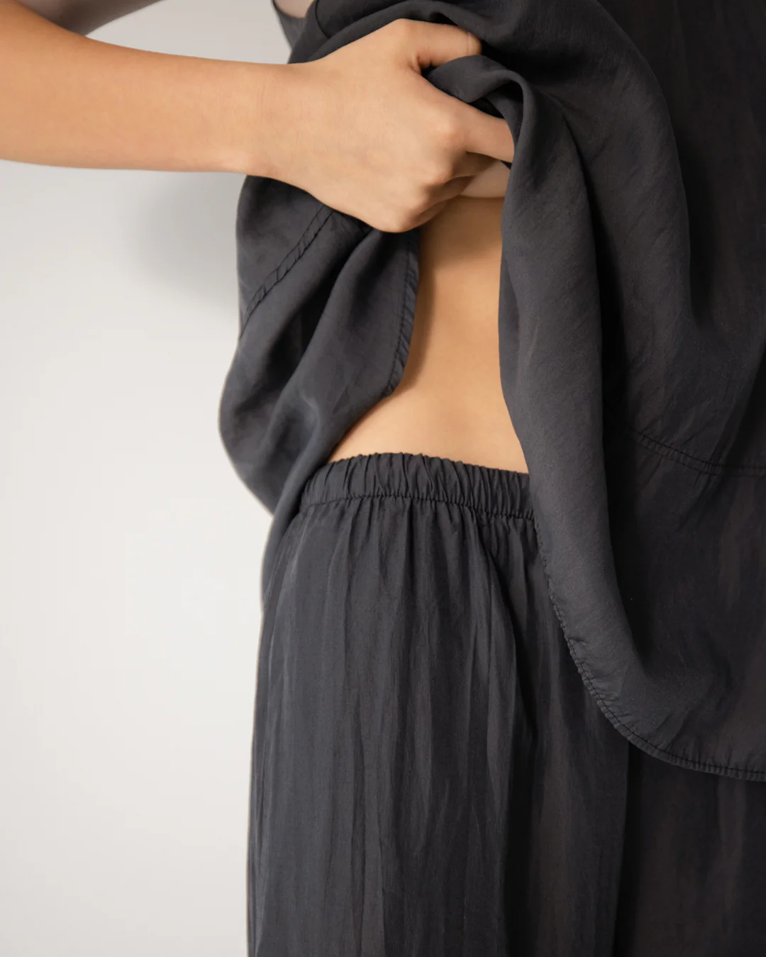 Clotilde Lightweight Elastic Waist Pants | Black - Image 3