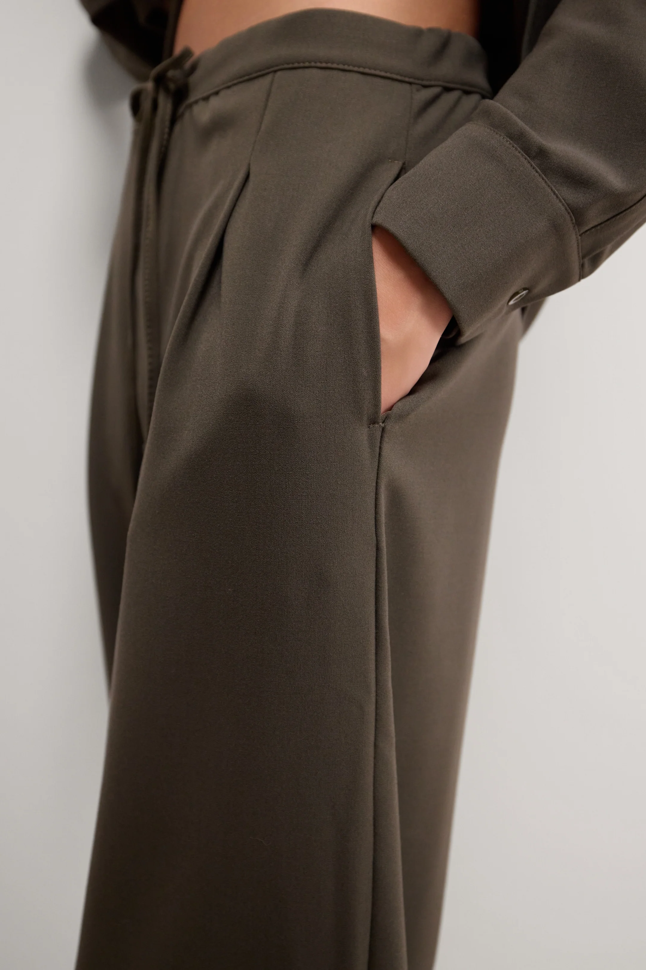 Ellis Trousers | Khaki - Image 4