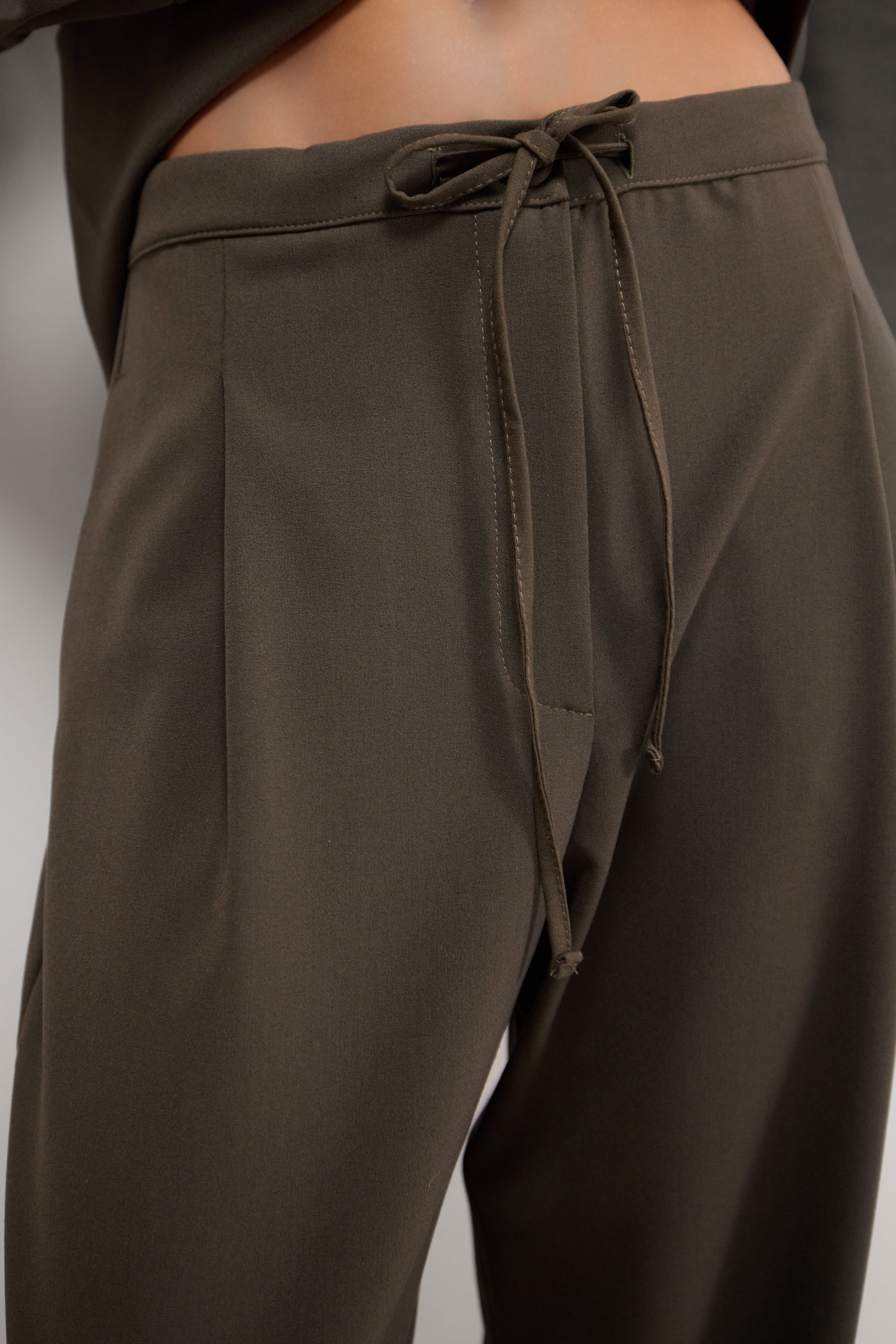 Ellis Trousers | Khaki - Image 8