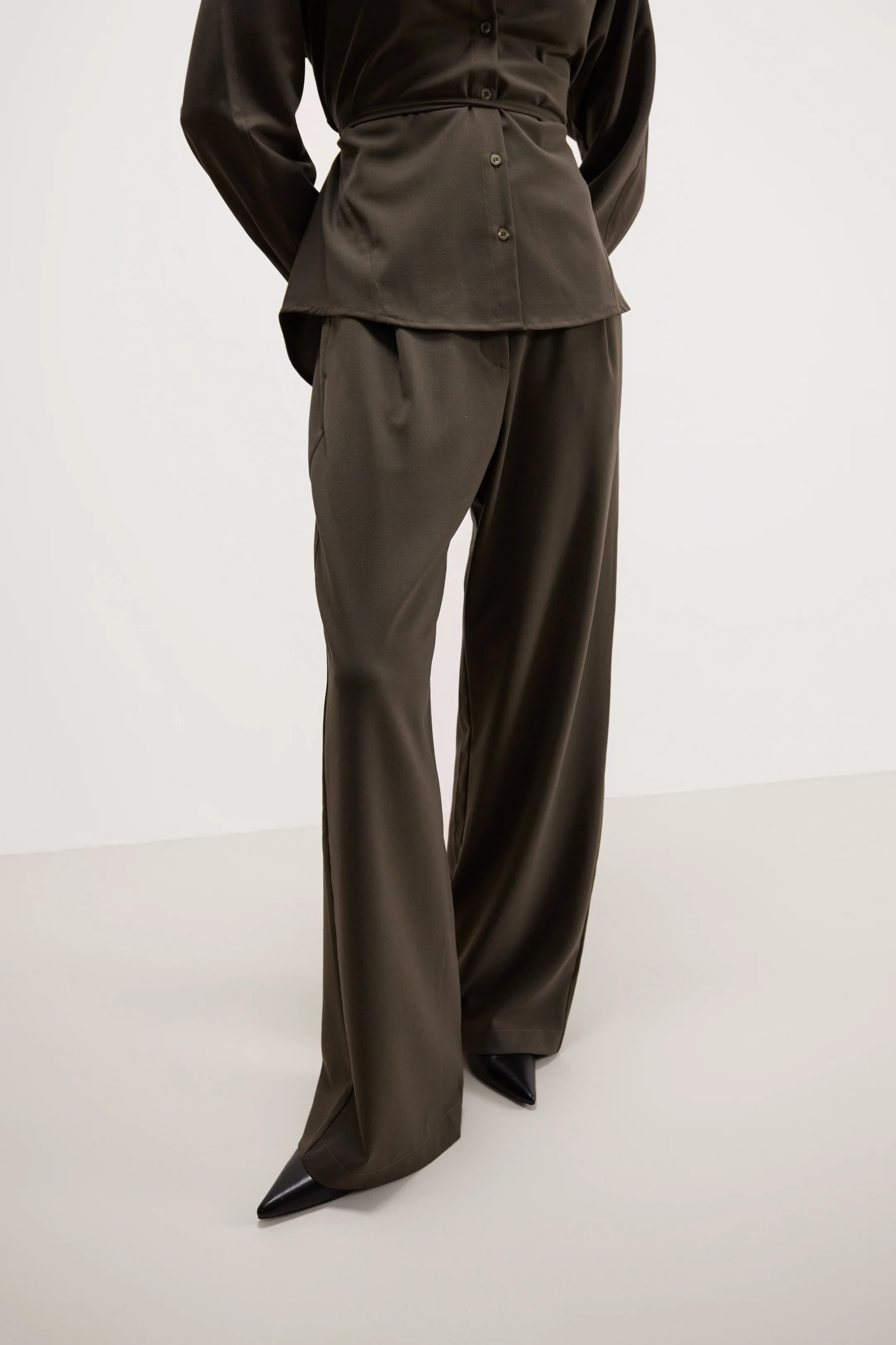 Ellis Trousers | Khaki - Image 9