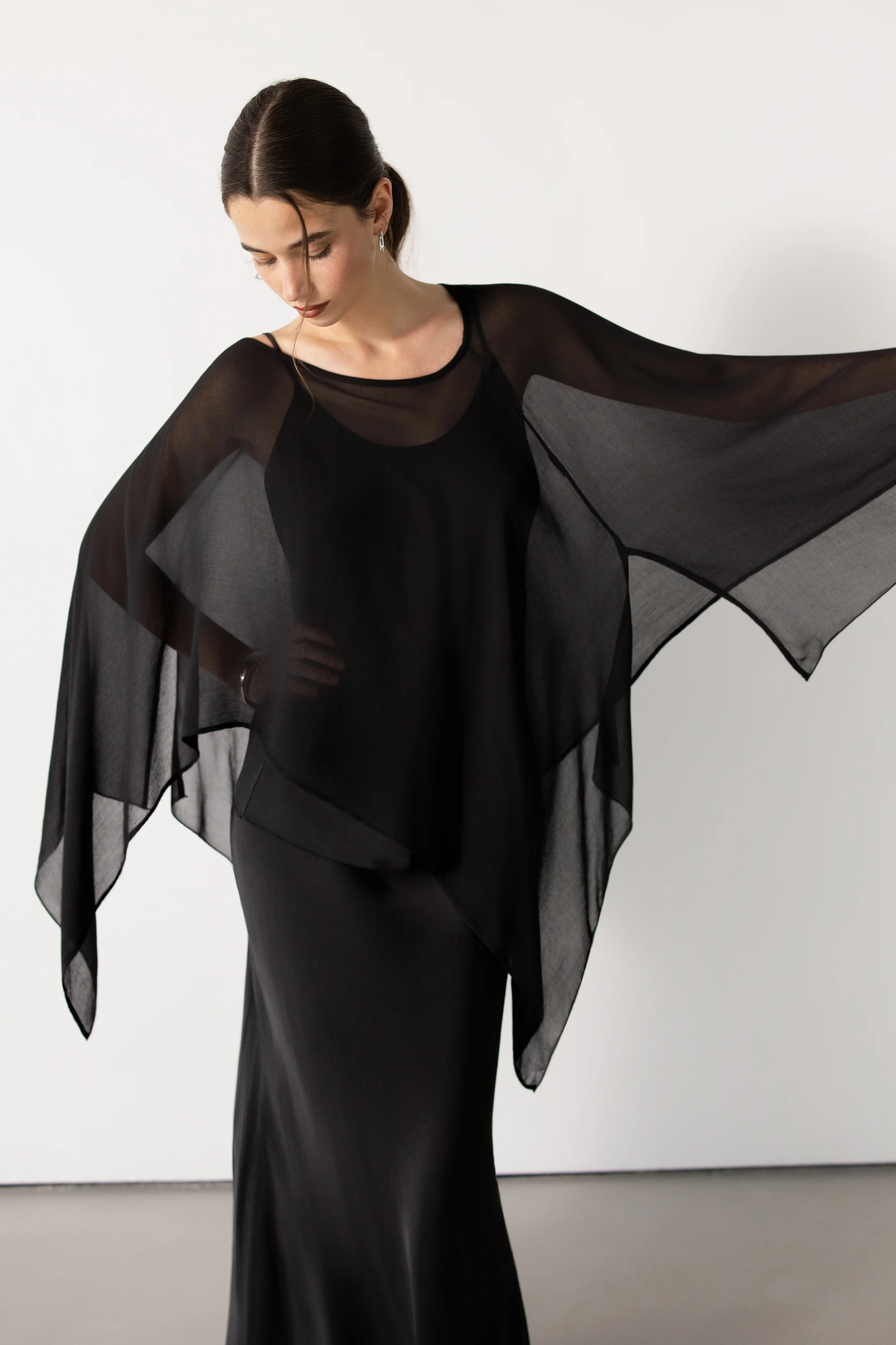 Emberly Lightweight Poncho | Black - Image 5