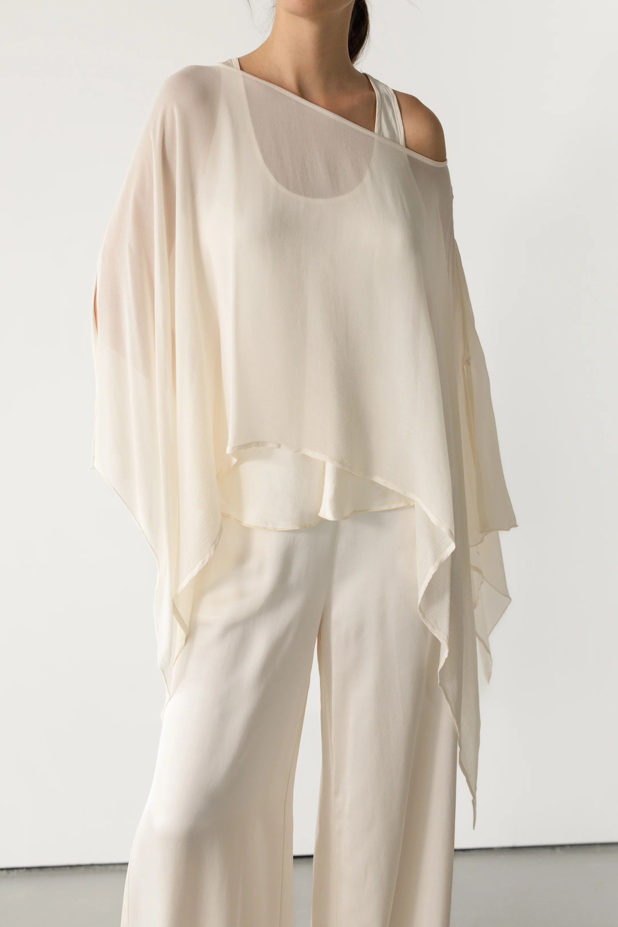 Emberly Lightweight Poncho | Ivory - Image 7