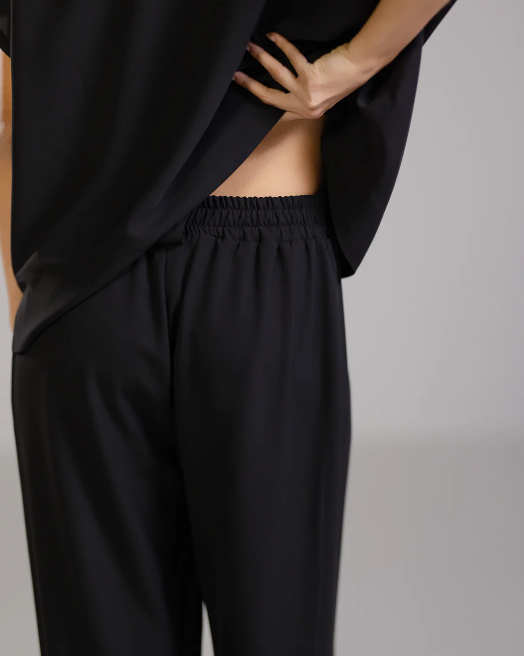 Gabriella Pleated Elastic Waist Trousers | Black - Image 8