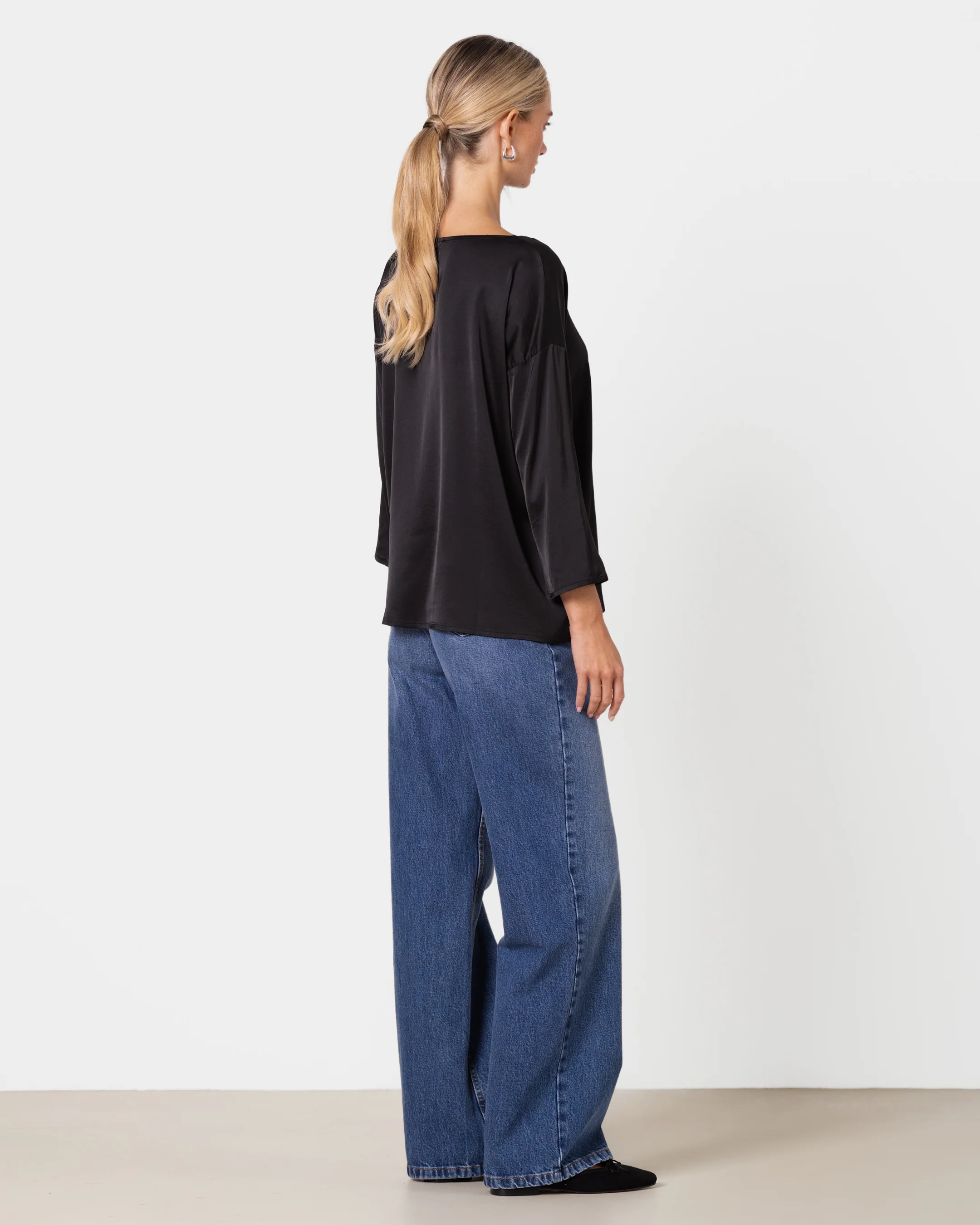 Georgiana Lightweight Satin Top | Black - Image 3