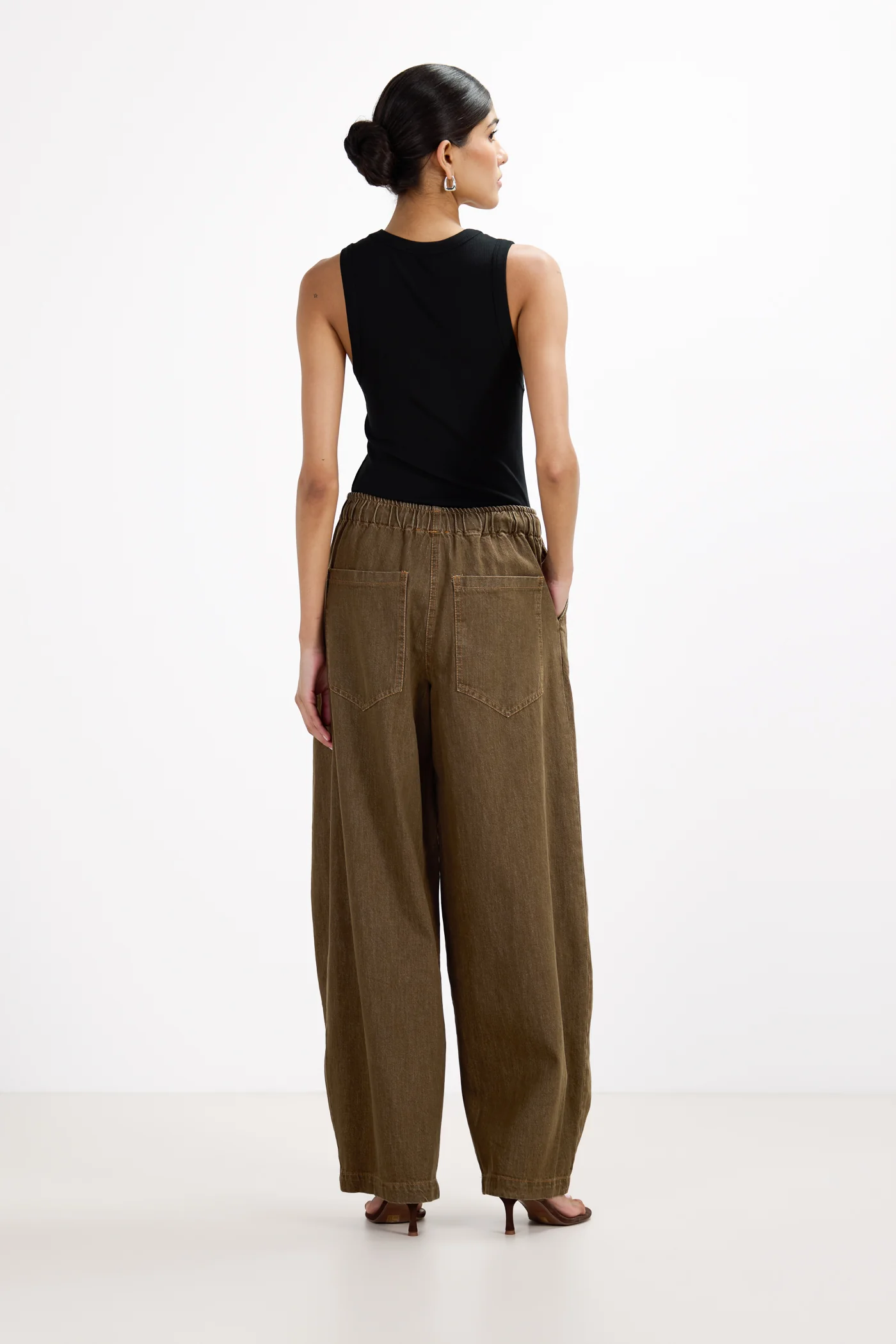 Juno Elastic Waist Barrel Jeans | Washed Brown - Image 2