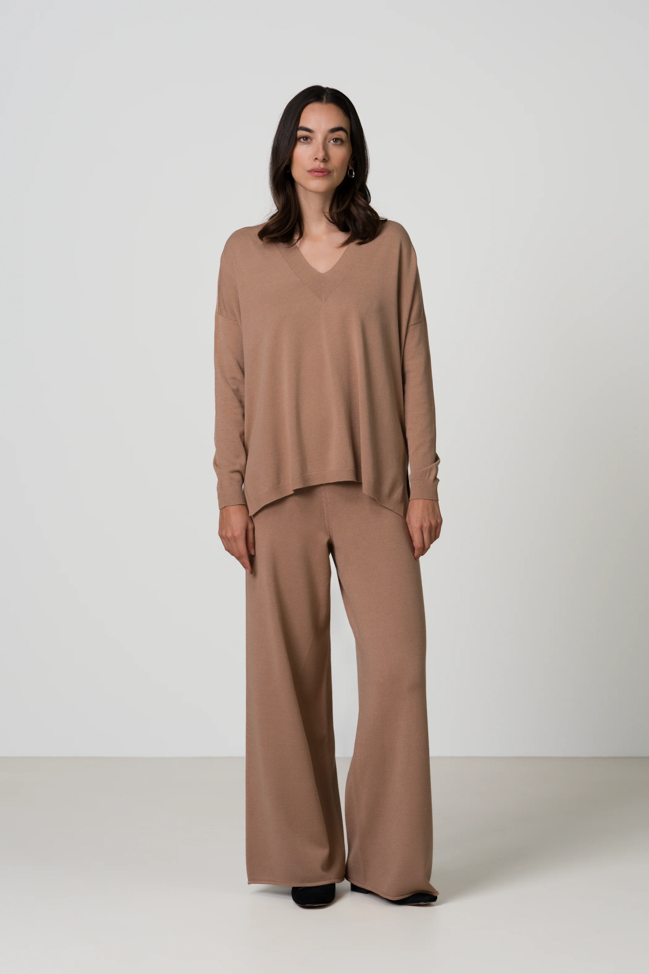Layla V Neck Sweater | Chestnut Brown | Fine Knit - Image 3