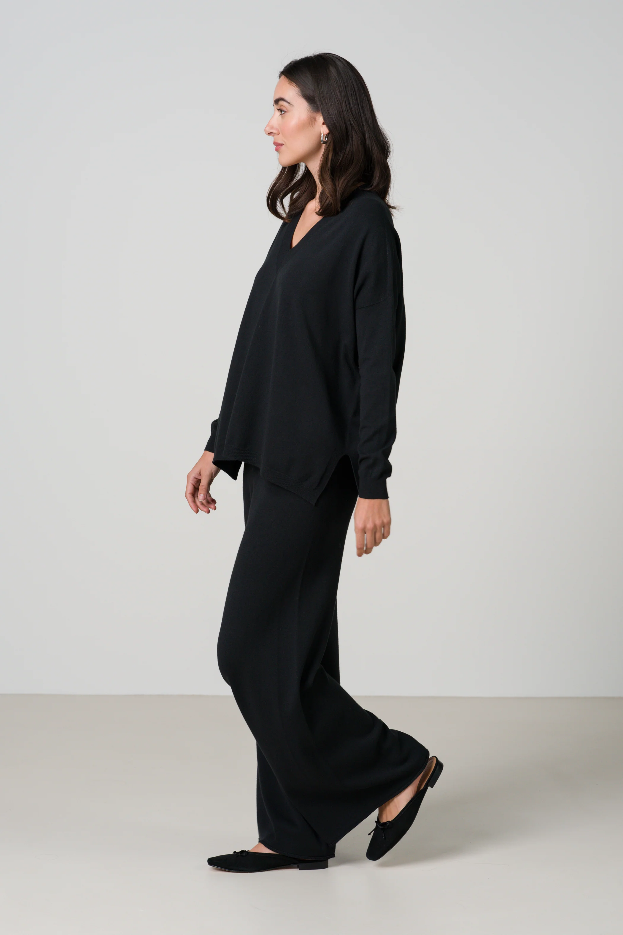 Layla V Neck Sweater | Black | Fine Knit - Image 4