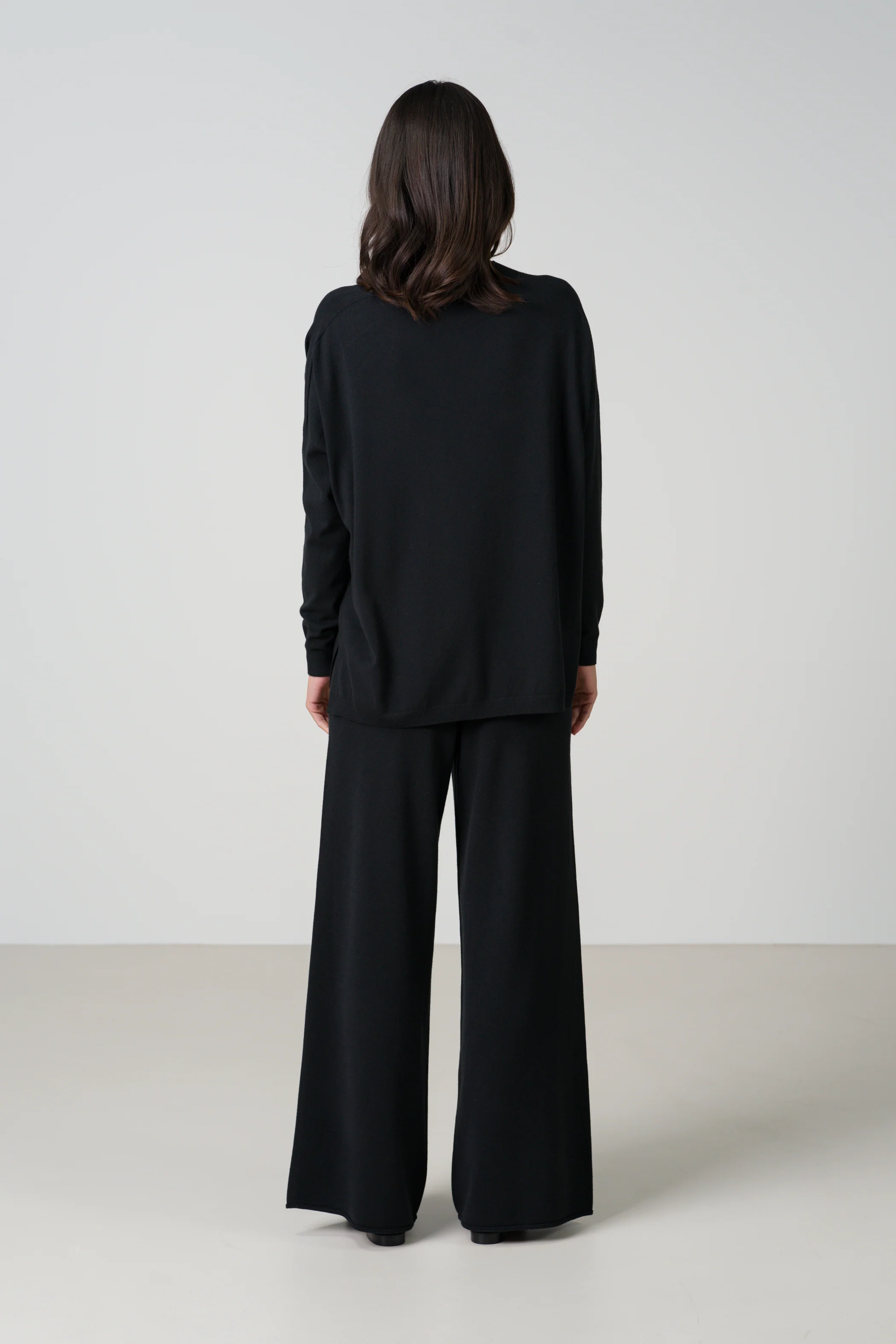 Layla V Neck Sweater | Black | Fine Knit - Image 5