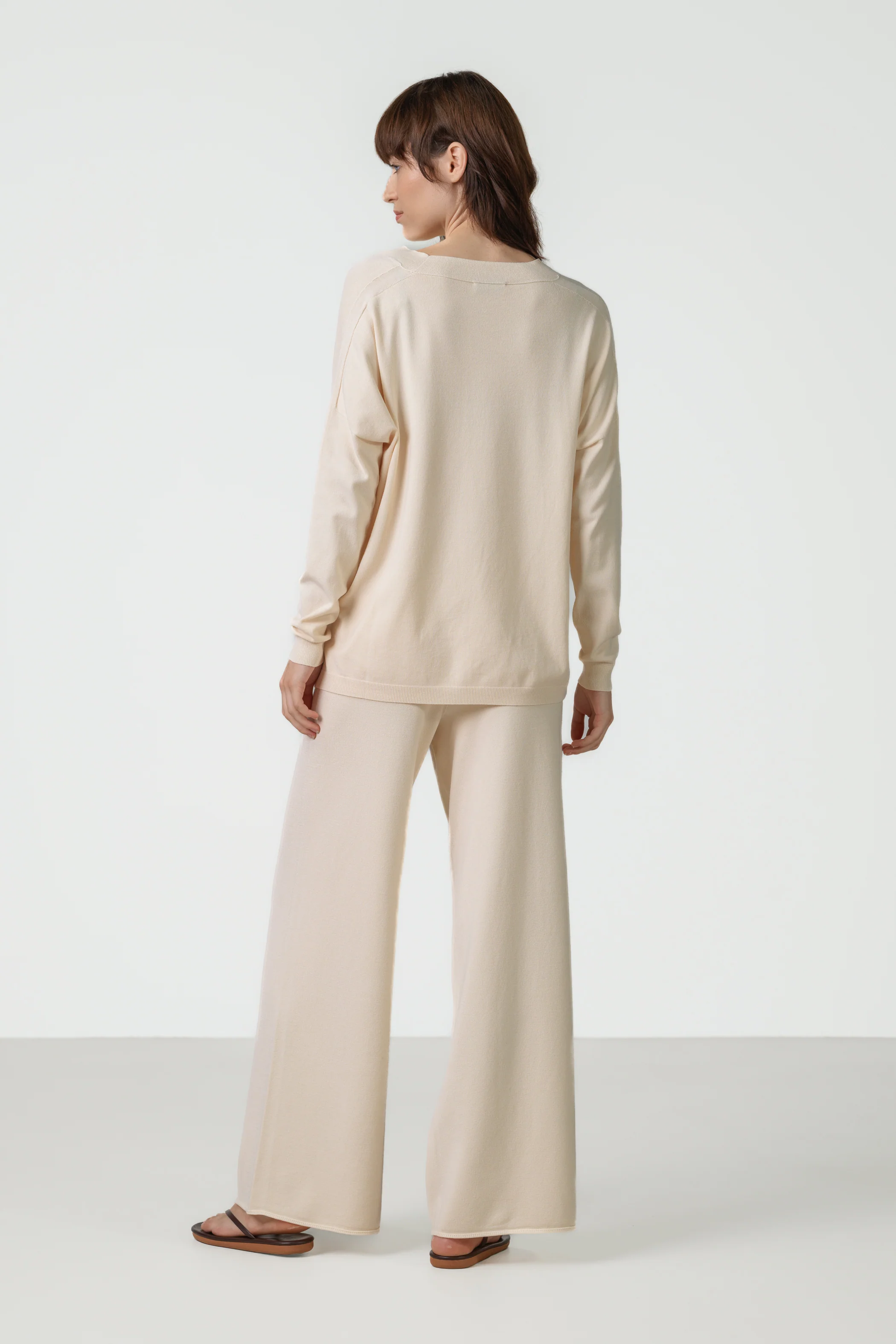 Layla V Neck Sweater | Cream | Fine Knit - Image 3