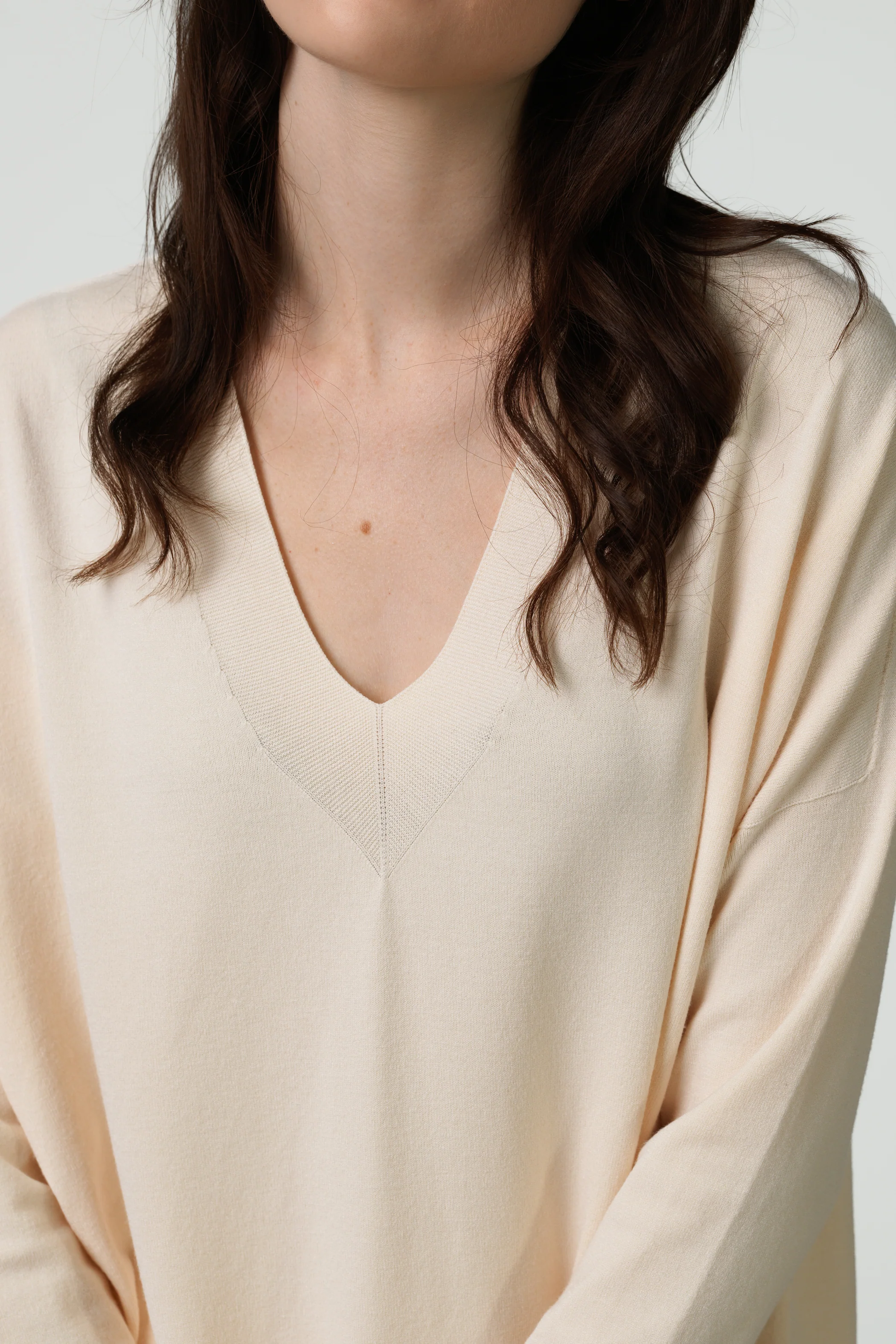 Layla V Neck Sweater | Cream | Fine Knit - Image 4