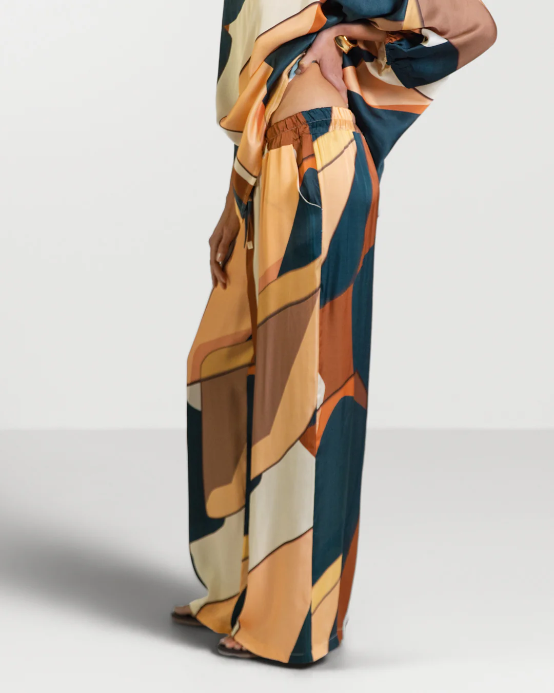 Lilith Elastic Waist Silk Trousers - Image 3