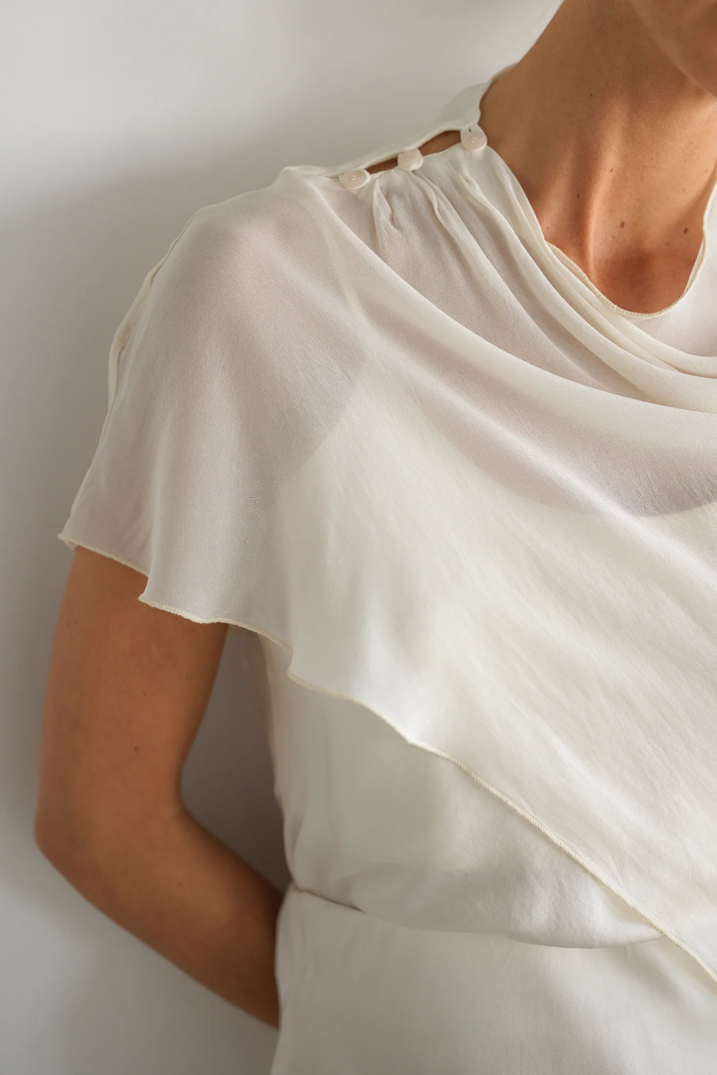 Lumi Asymmetric Poncho | Ivory - Image 2