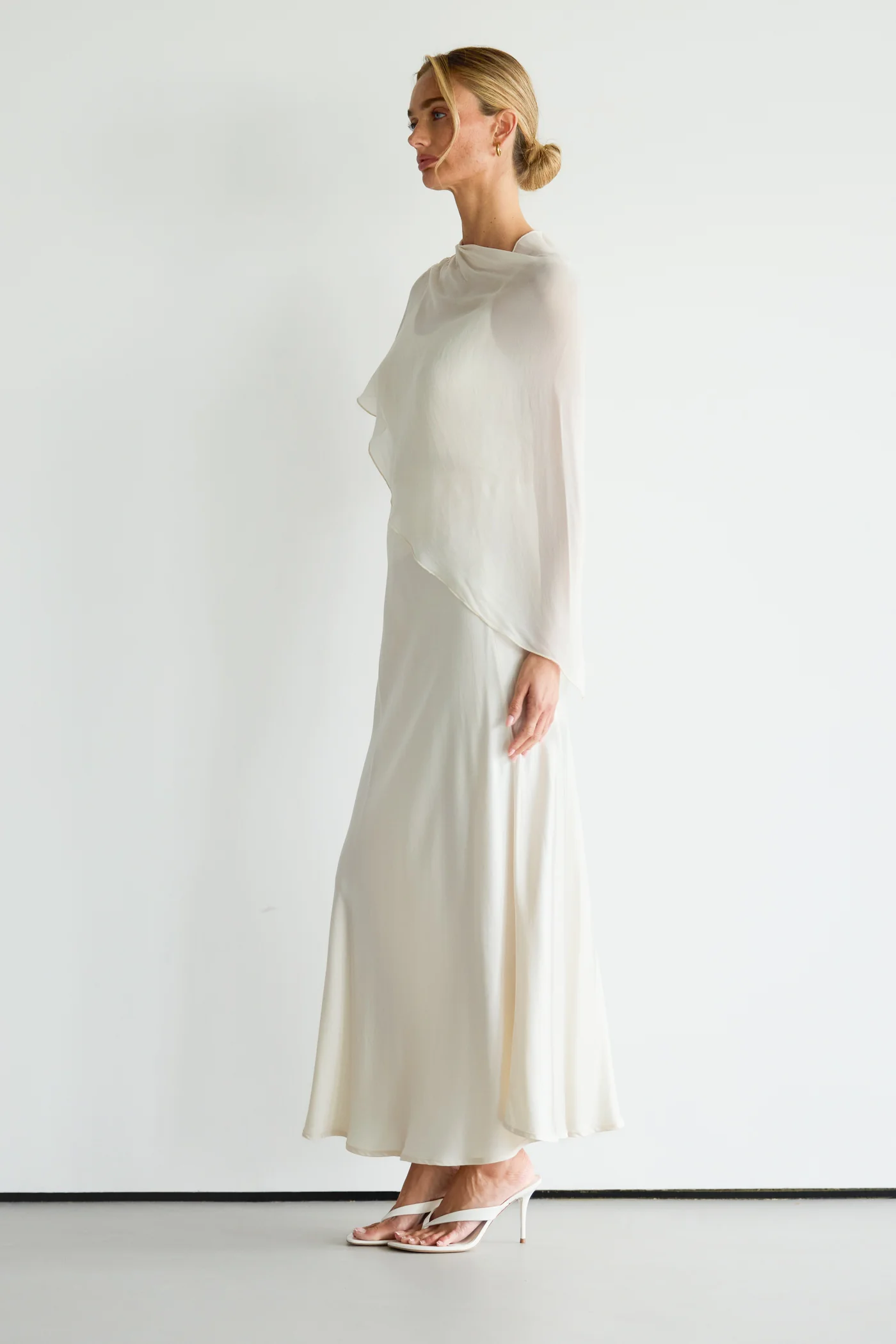 Lumi Asymmetric Poncho | Ivory - Image 4