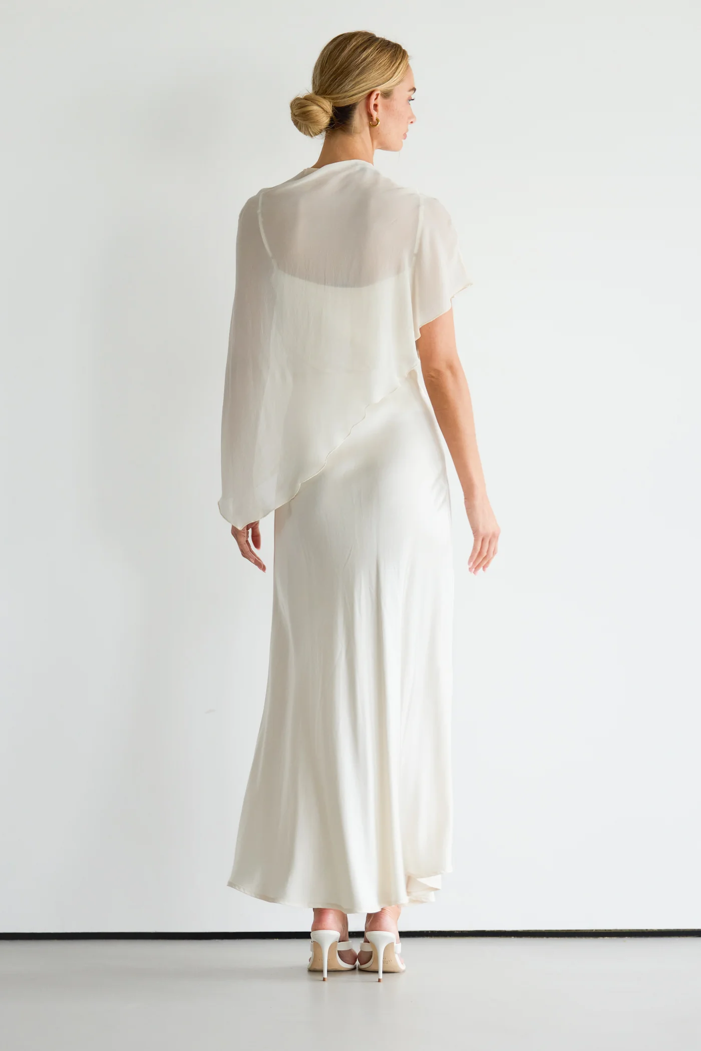 Lumi Asymmetric Poncho | Ivory - Image 5