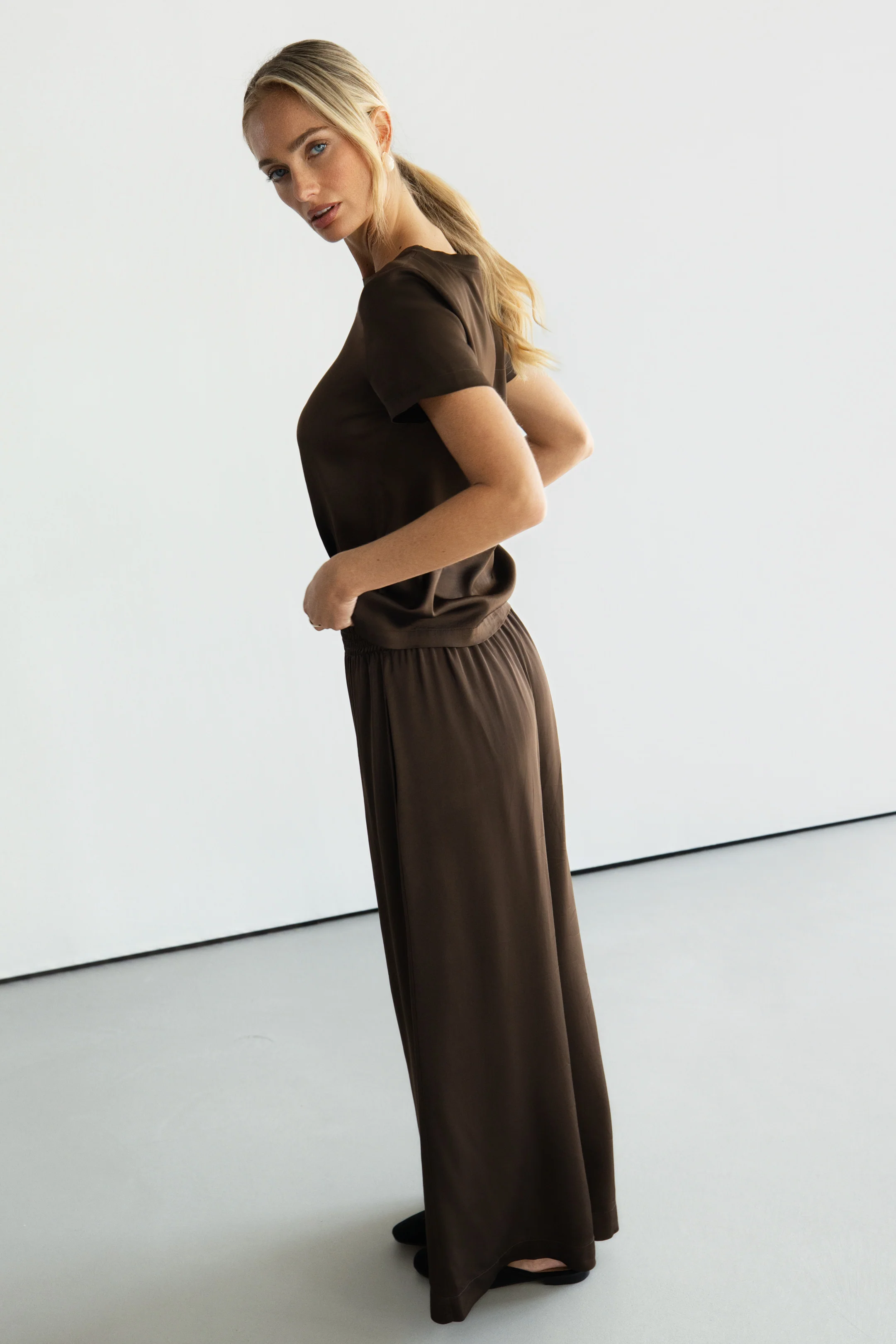 Daisy Elastic Waist Satin Pants | Chocolate Brown - Image 4