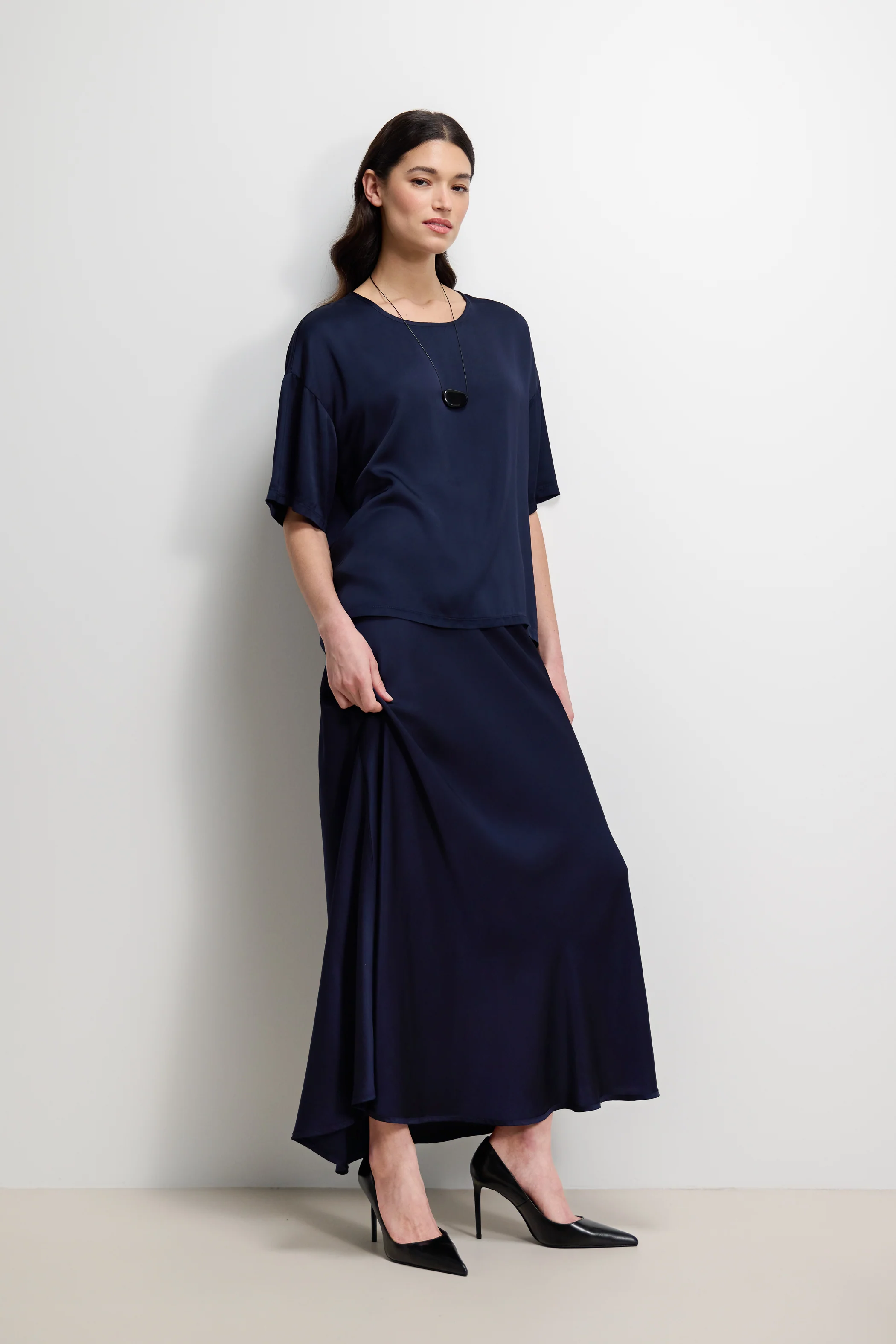 Mila Back Slit Satin Top | Navy - Image 3