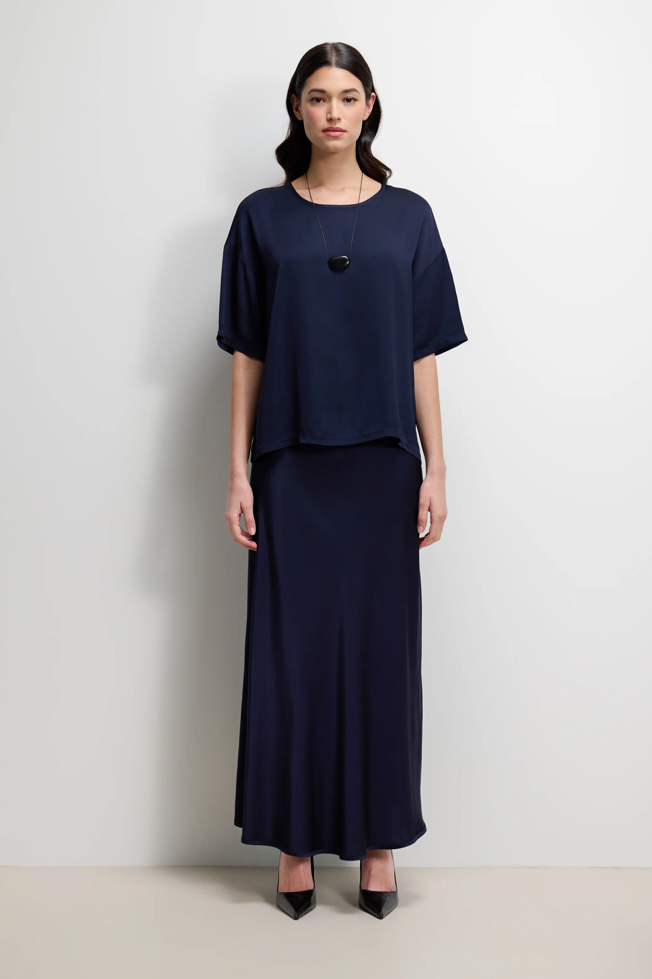 Mila Back Slit Satin Top | Navy - Image 4