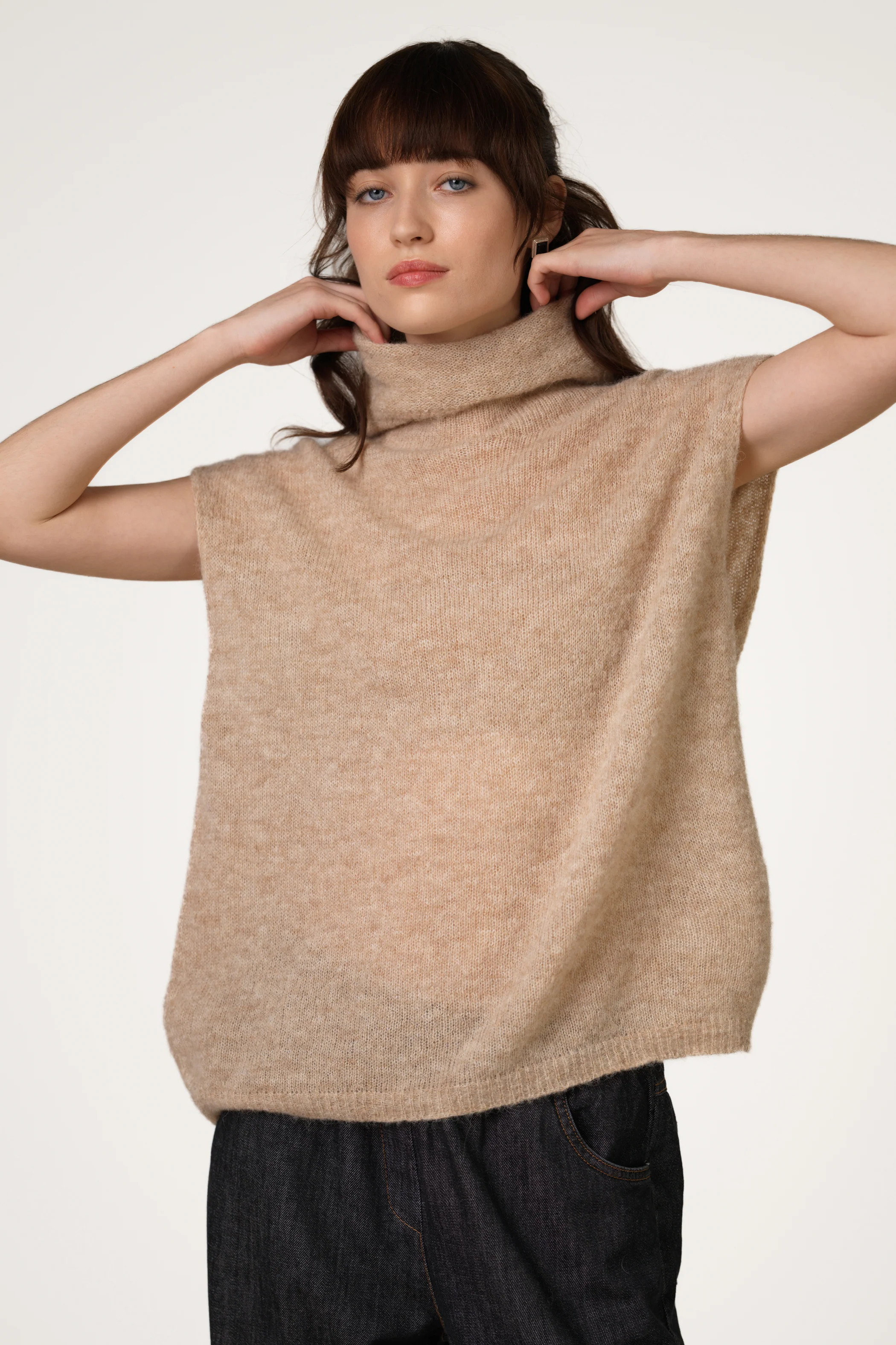 Nyx Sleeveless Turtleneck | Beige | Alpaca-Wool Blend - Image 2