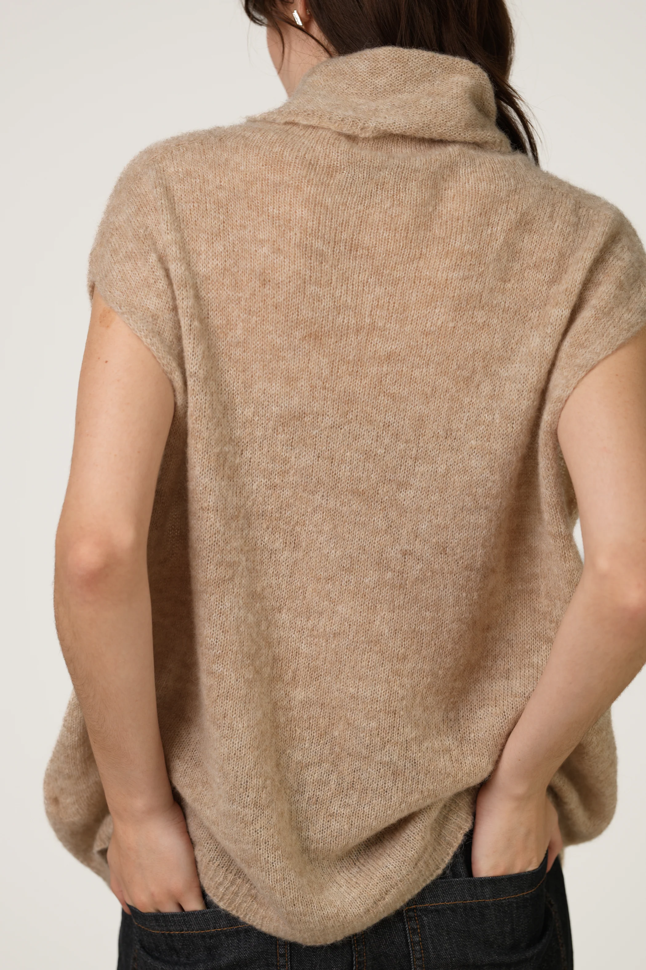 Nyx Sleeveless Turtleneck | Beige | Alpaca-Wool Blend - Image 4
