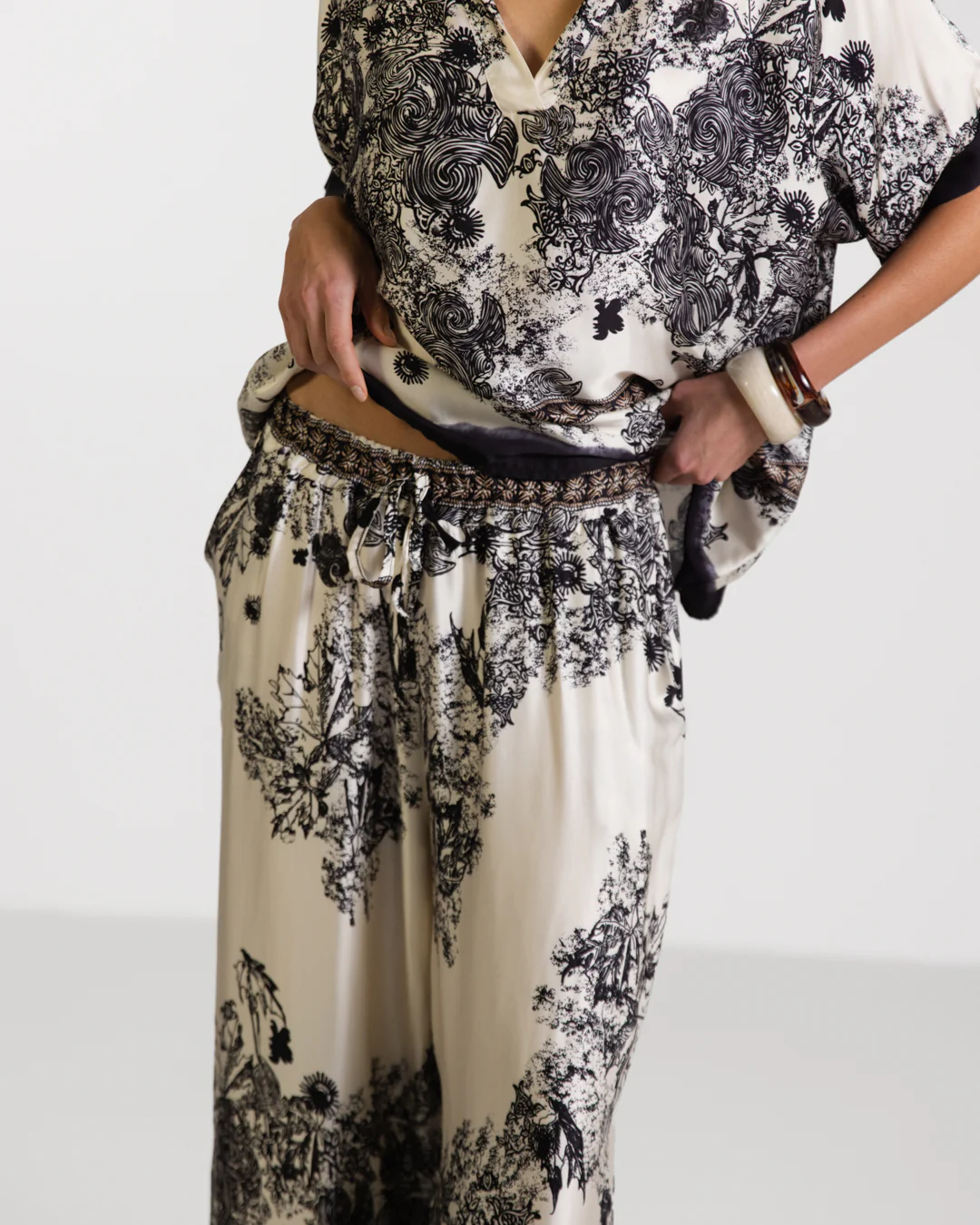 Ottilie Elastic Waist Silk Trousers | Black - Image 7