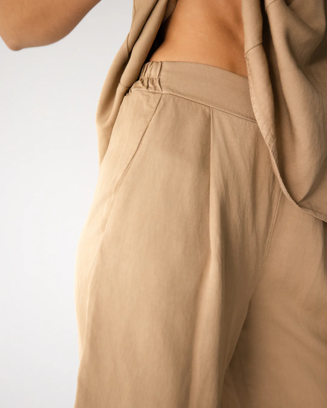 Penny Elastic Waist Shorts | Beige - Image 4