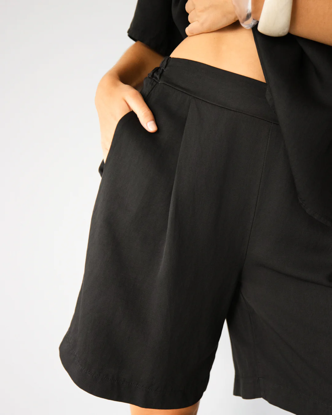 Penny Elastic Waist Shorts | Black - Image 4