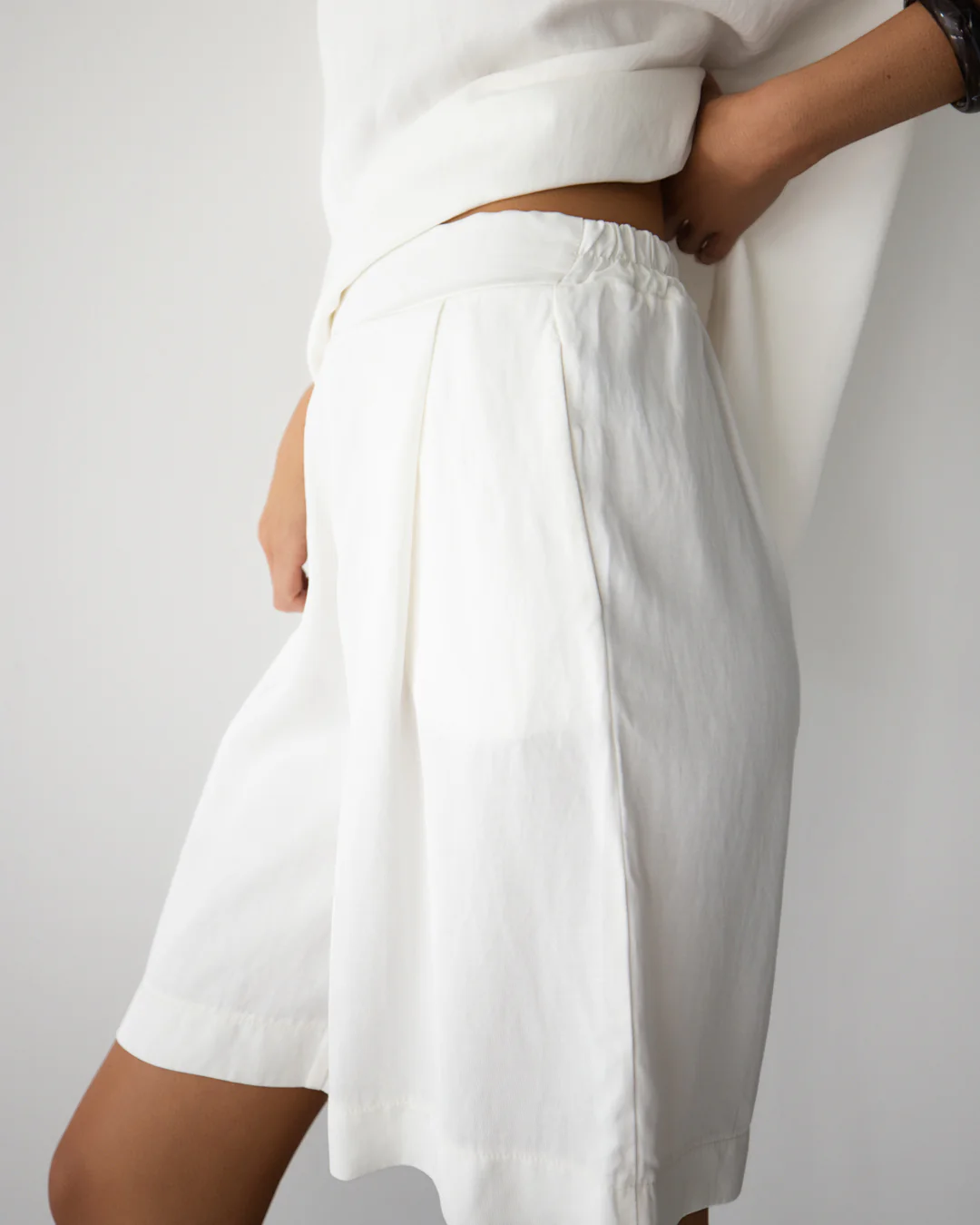 Penny Elastic Waist Shorts | White - Image 4