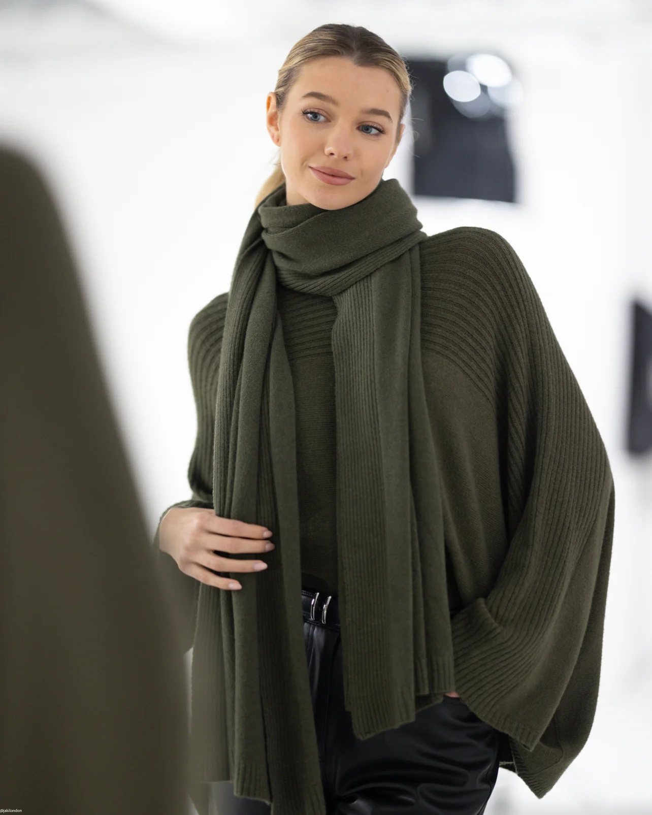 Ribbed Shawl | Khaki - Image 4