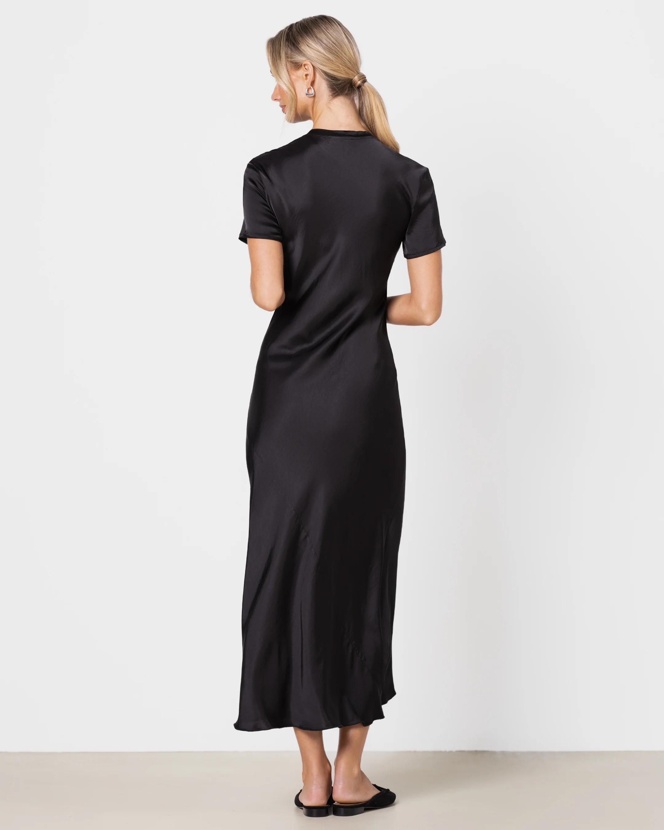 Saskia Short Sleeve Satin Dress | Black - Image 2