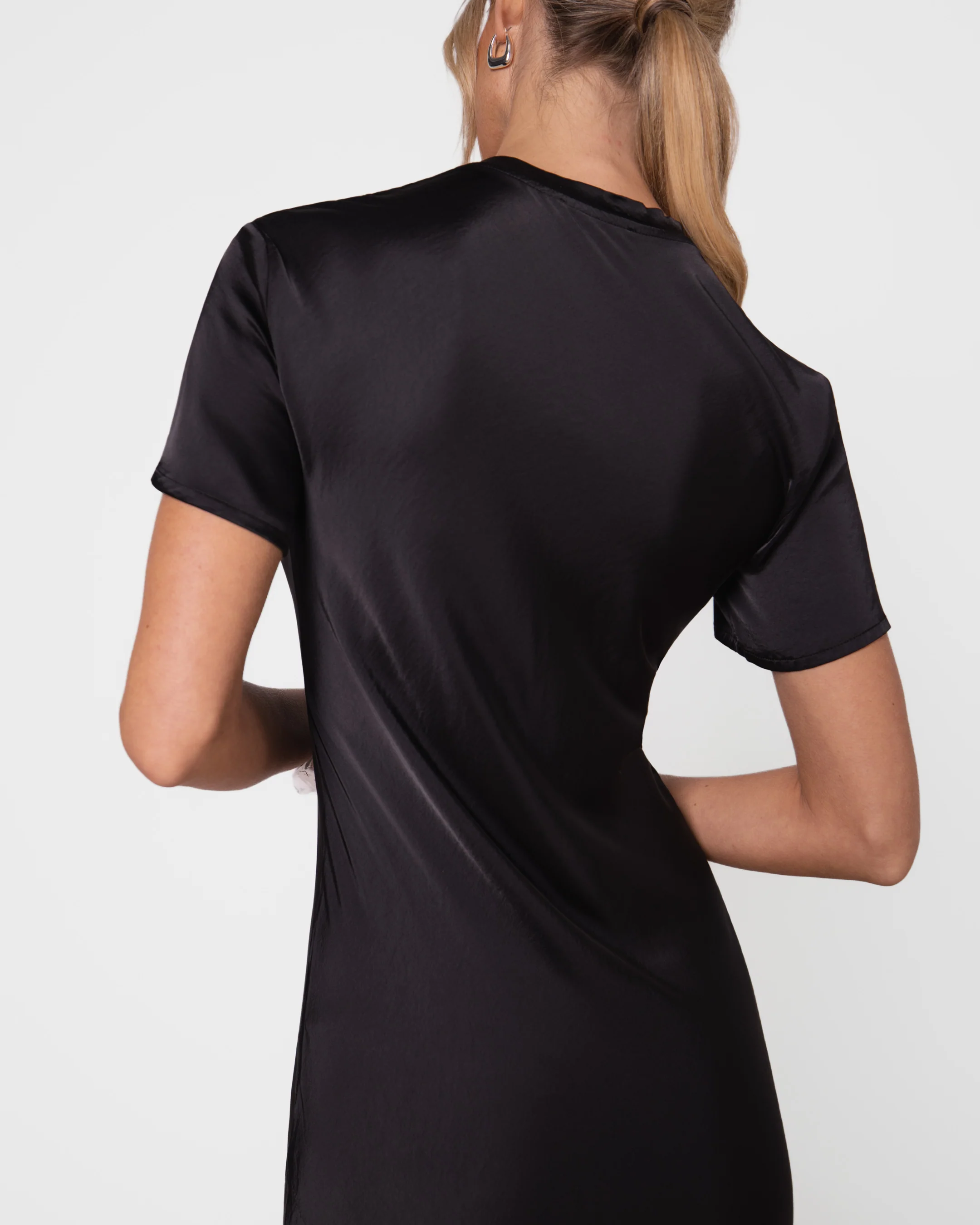 Saskia Short Sleeve Satin Dress | Black - Image 4