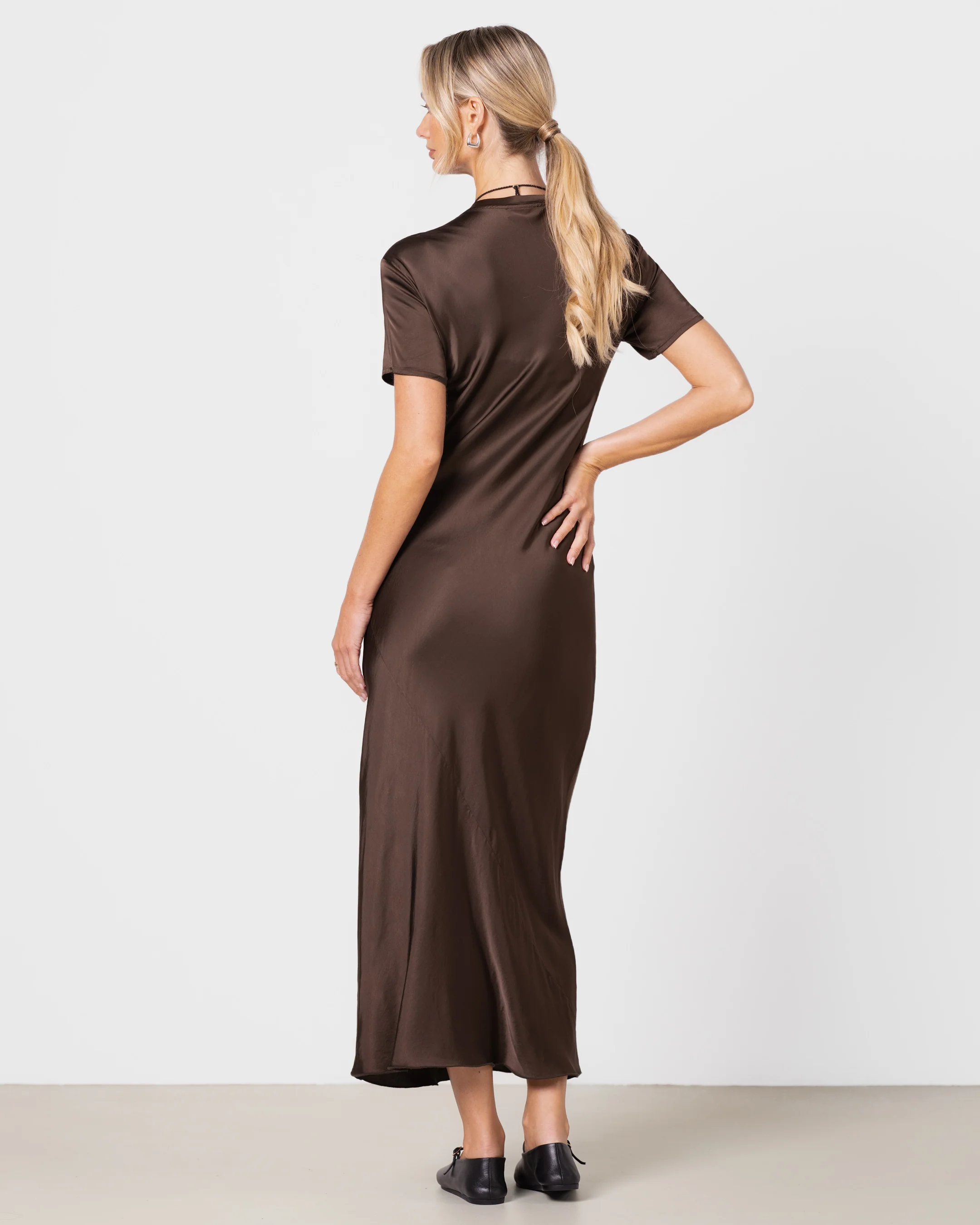 Saskia Short Sleeve Satin Dress | Chocolate Brown - Image 2