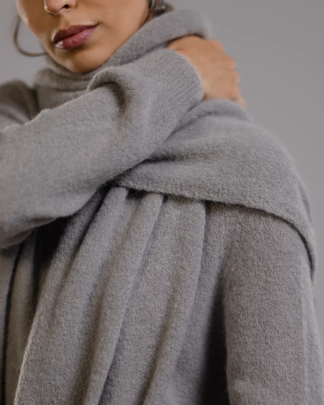 Sonya Shawl | Light Grey | Alpaca Blend - Image 2