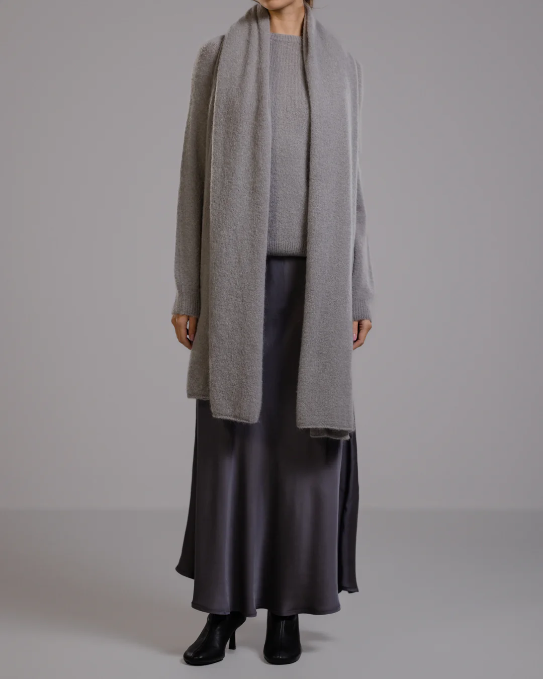 Sonya Shawl | Light Grey | Alpaca Blend - Image 4