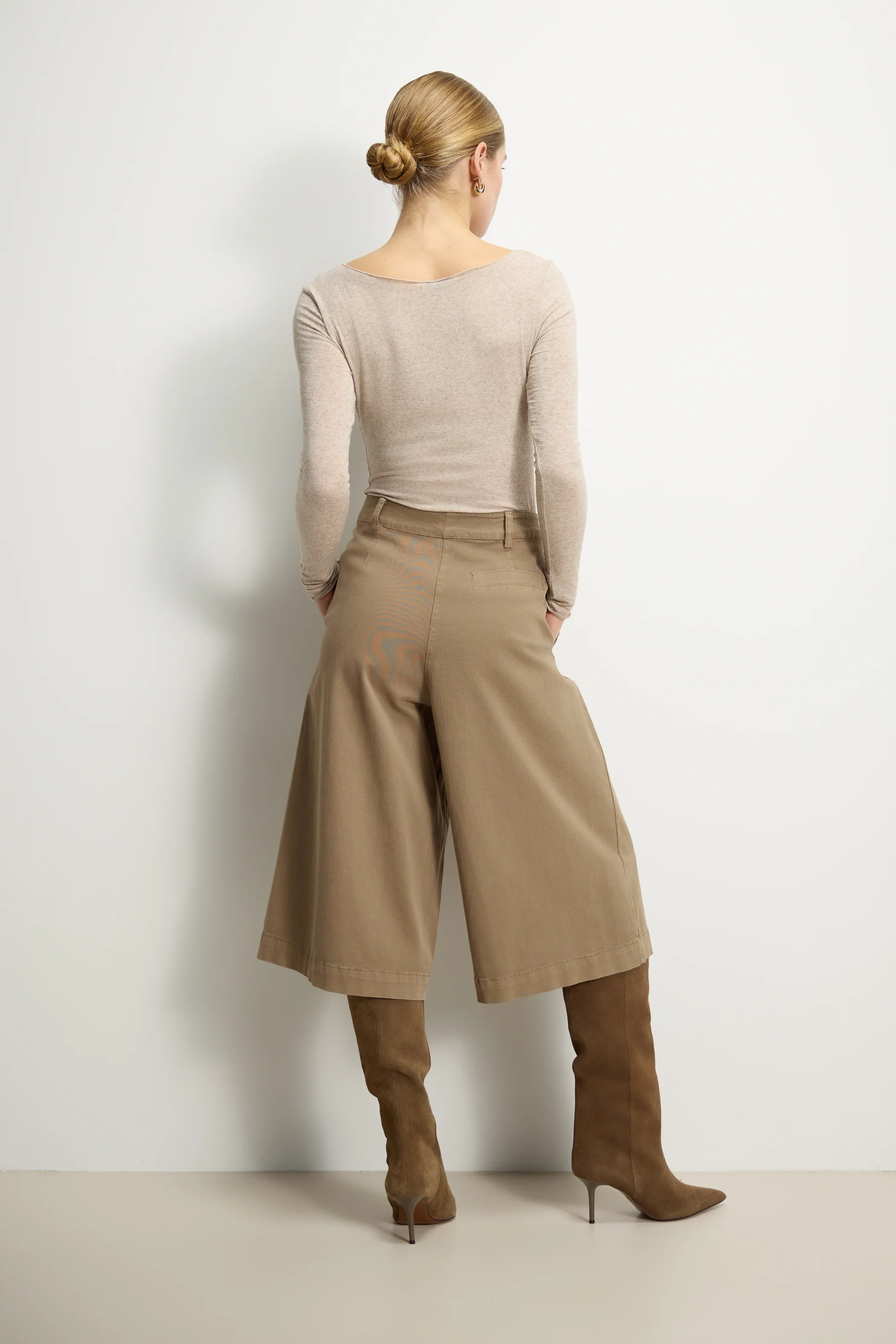 Sydney Bermuda Shorts | Taupe - Image 8