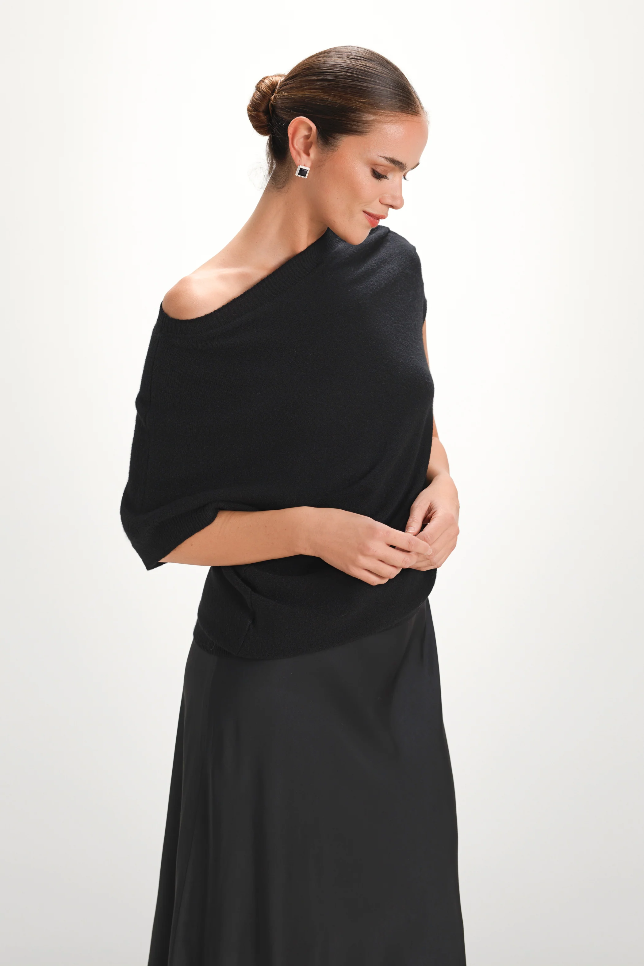 Vivienne Asymmetric Knit | Black - Image 4