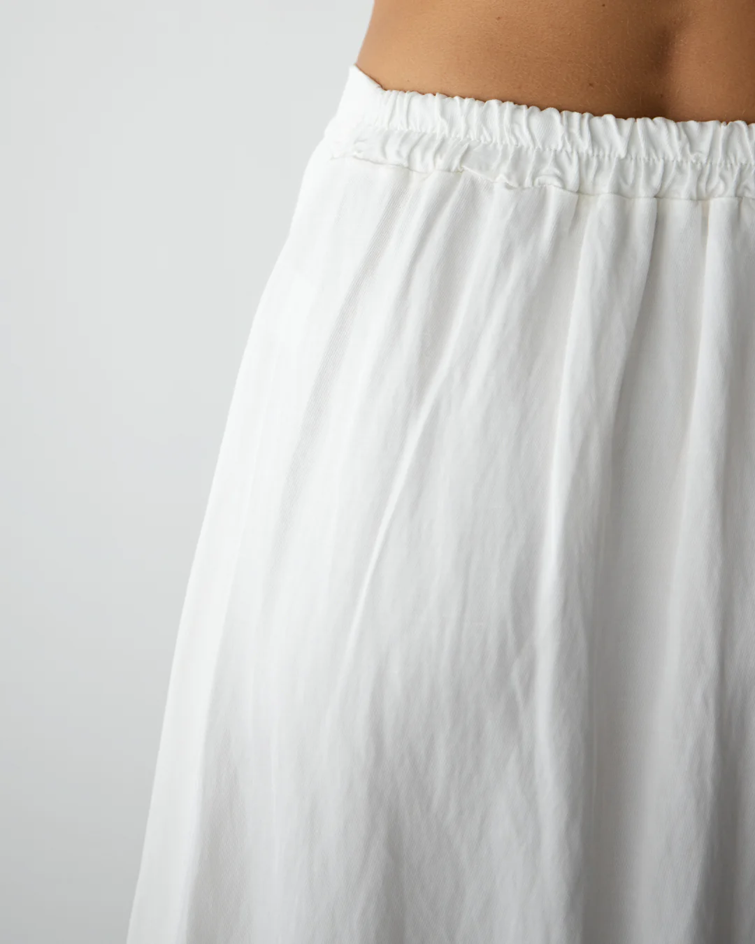 Willa Elastic Waist Skirt | White - Image 4